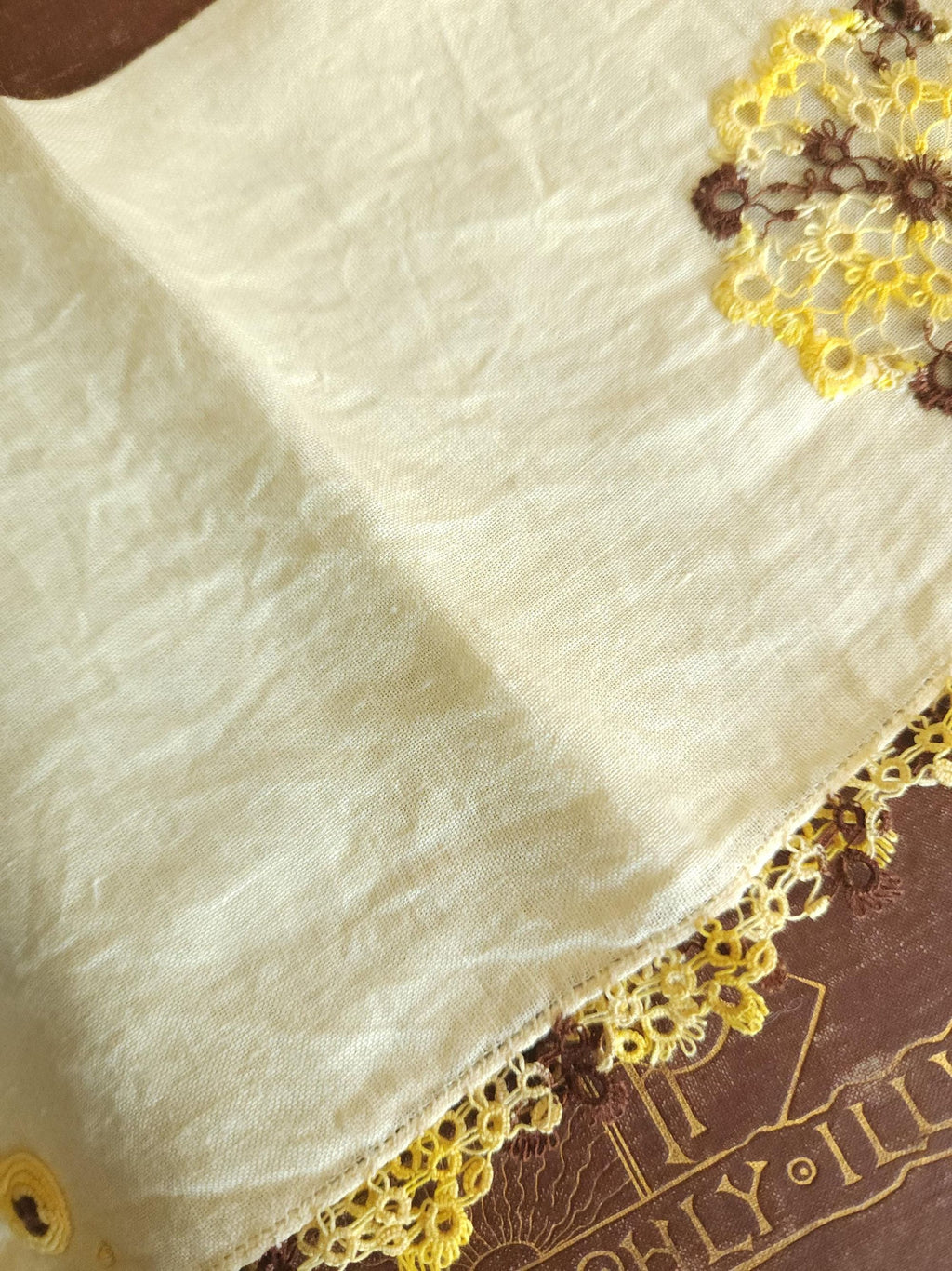 Vintage 1960s Hand Tatted Lace on Pale Yellow Linen Handkerchief
