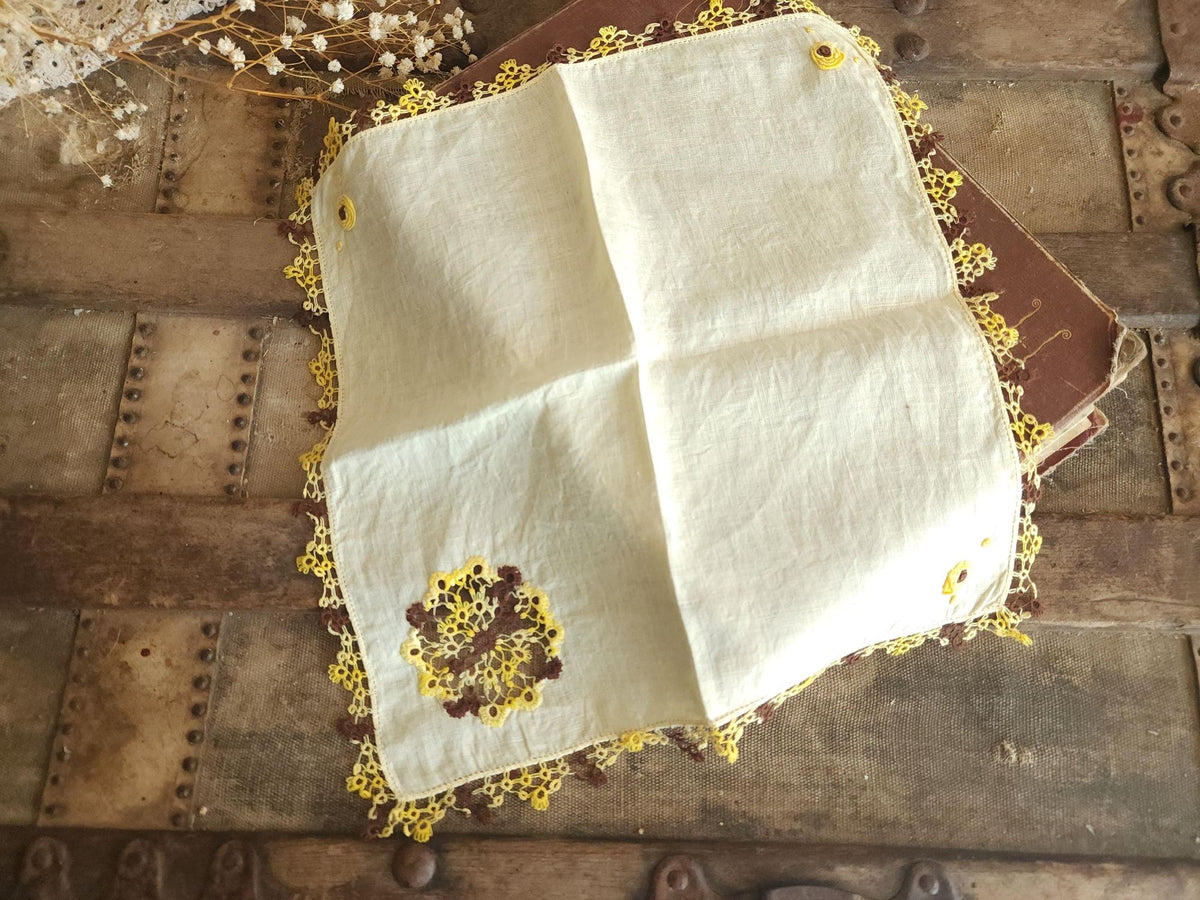 Vintage 1960s Hand Tatted Lace on Pale Yellow Linen Handkerchief