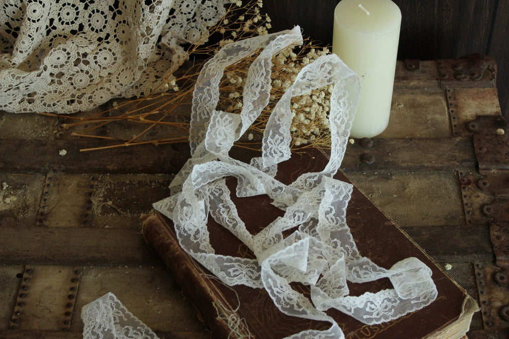 Vintage White Lace Trim, 3 Yards, 1.25" wide, Nylon, Sewing Supply