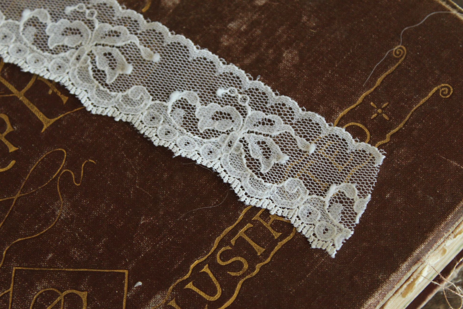 Vintage White Lace Trim, 3 Yards, 1.25" wide, Nylon, Sewing Supply