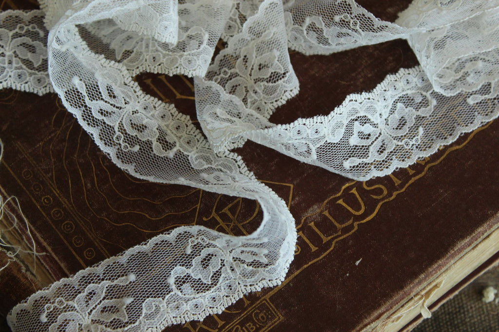 Vintage White Lace Trim, 3 Yards, 1.25" wide, Nylon, Sewing Supply