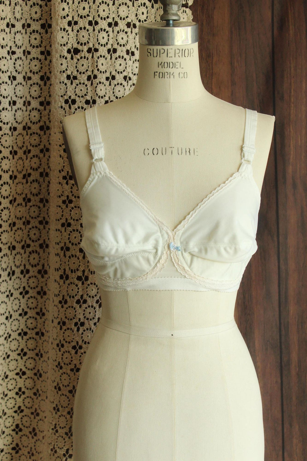 Vintage 1980s 1990s Bra, White 36C, Playtex Cross Your Heart #754