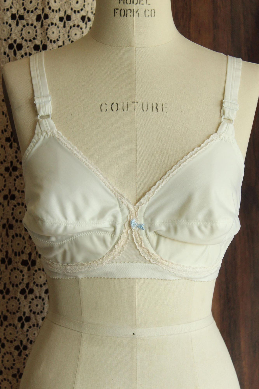 Vintage 1980s 1990s Bra, White 36C, Playtex Cross Your Heart #754