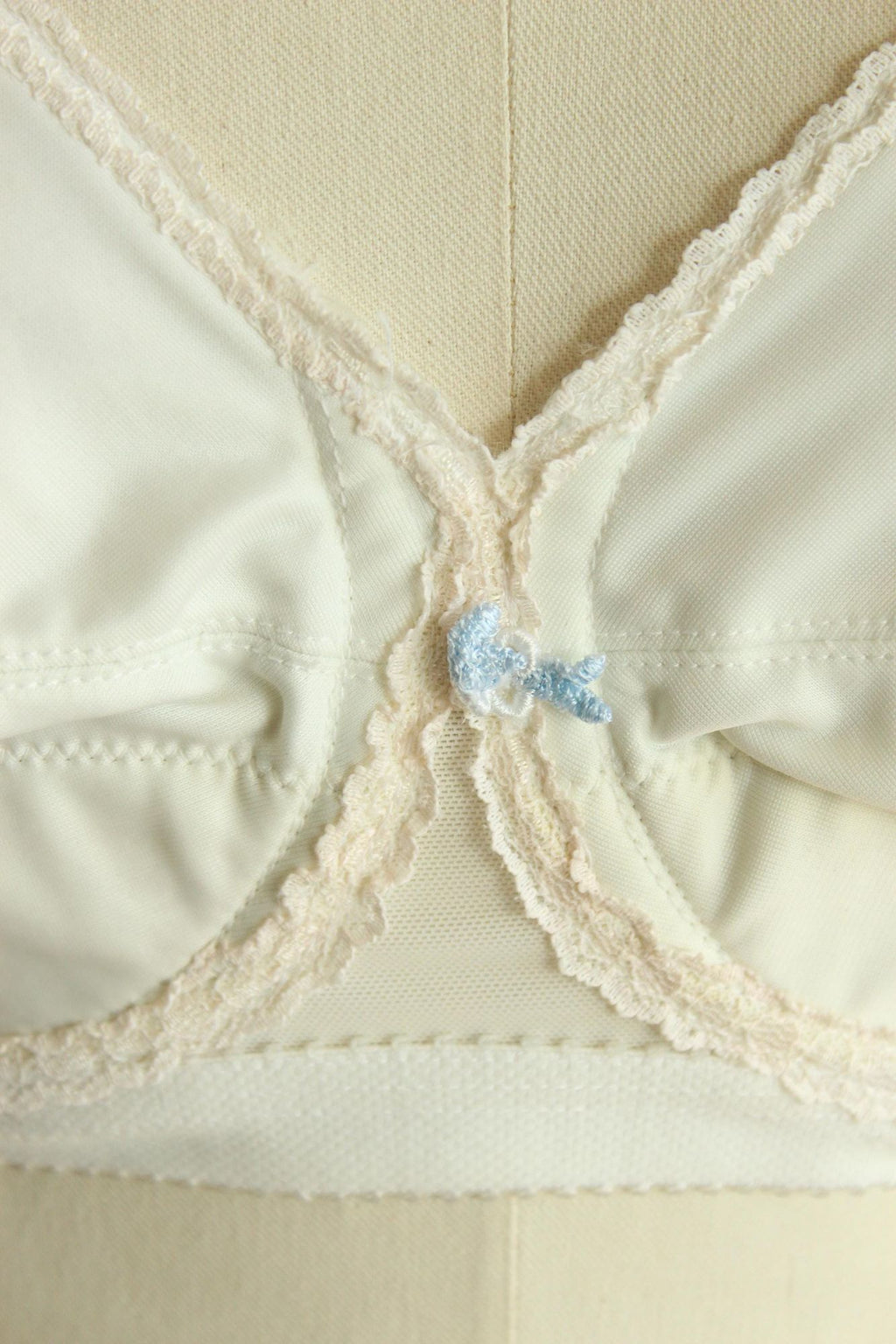 Vintage 1980s 1990s Bra, White 36C, Playtex Cross Your Heart #754