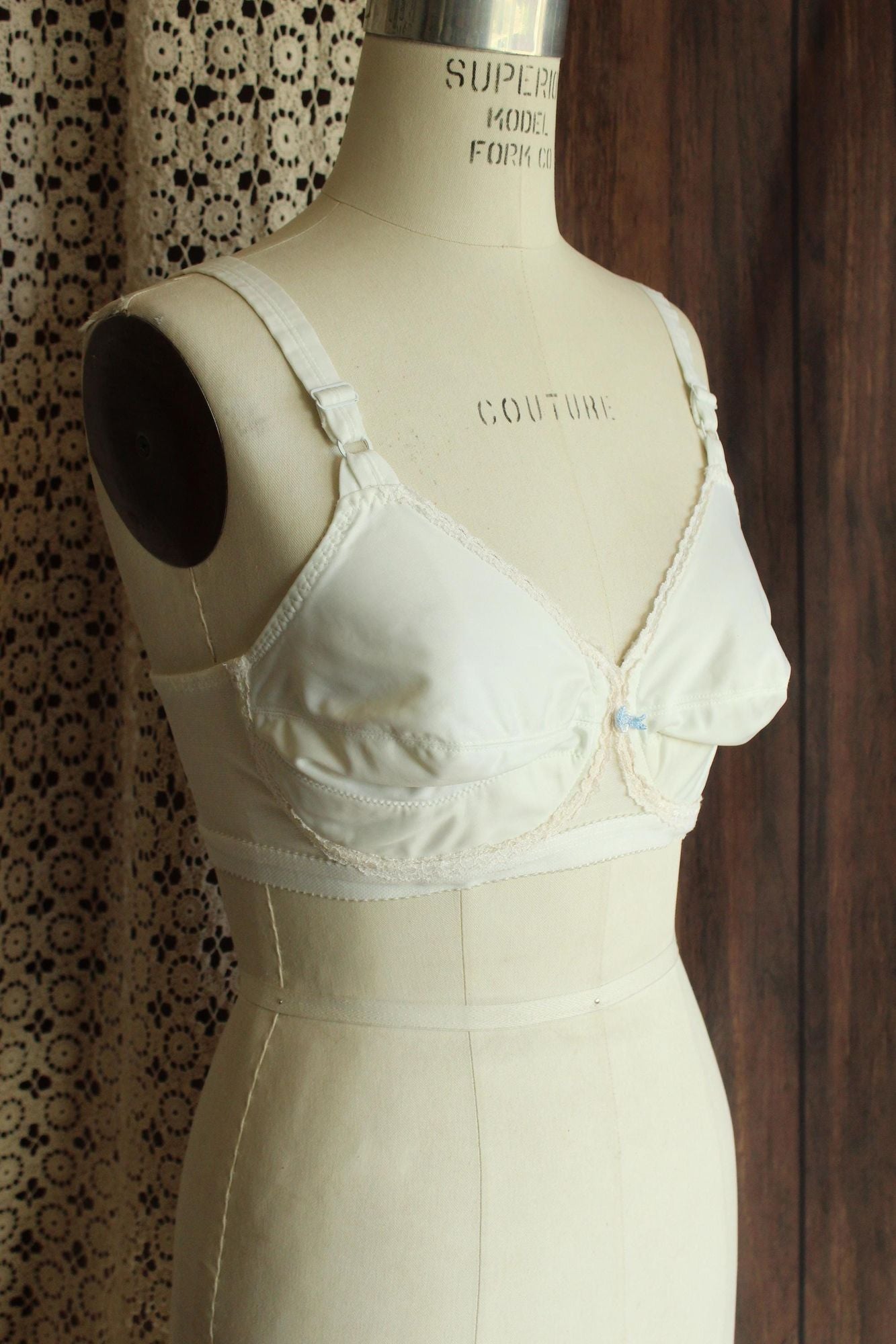 Vintage 1980s 1990s Bra, White 36C, Playtex Cross Your Heart #754