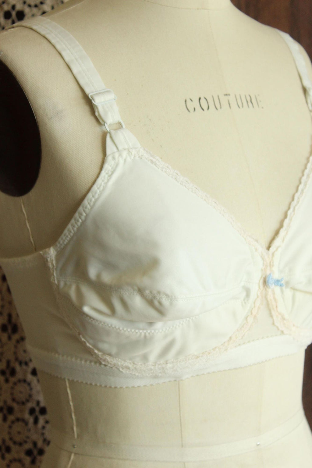 Vintage 1980s 1990s Bra, White 36C, Playtex Cross Your Heart #754