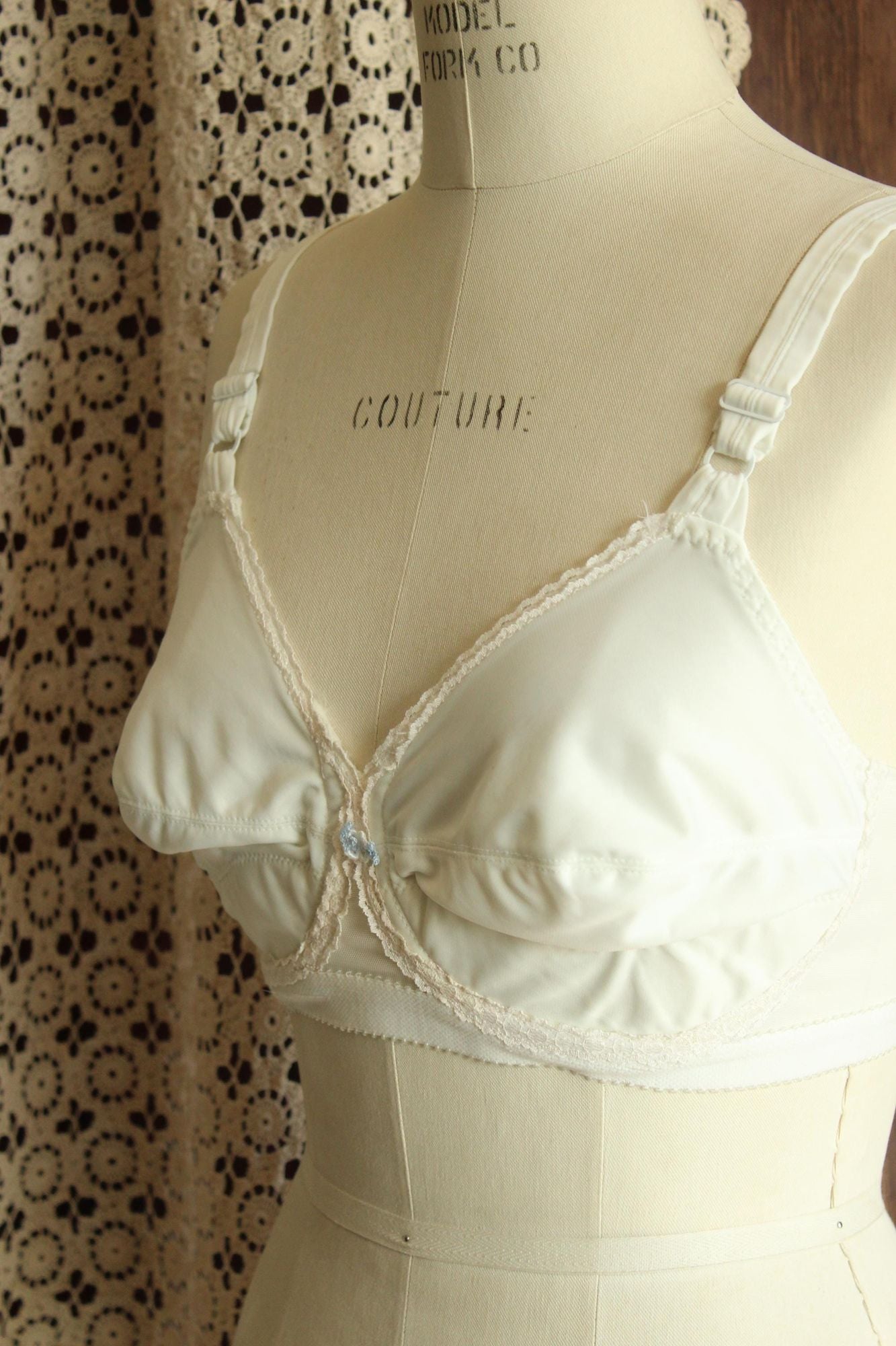 Vintage 1980s 1990s Bra, White 36C, Playtex Cross Your Heart #754