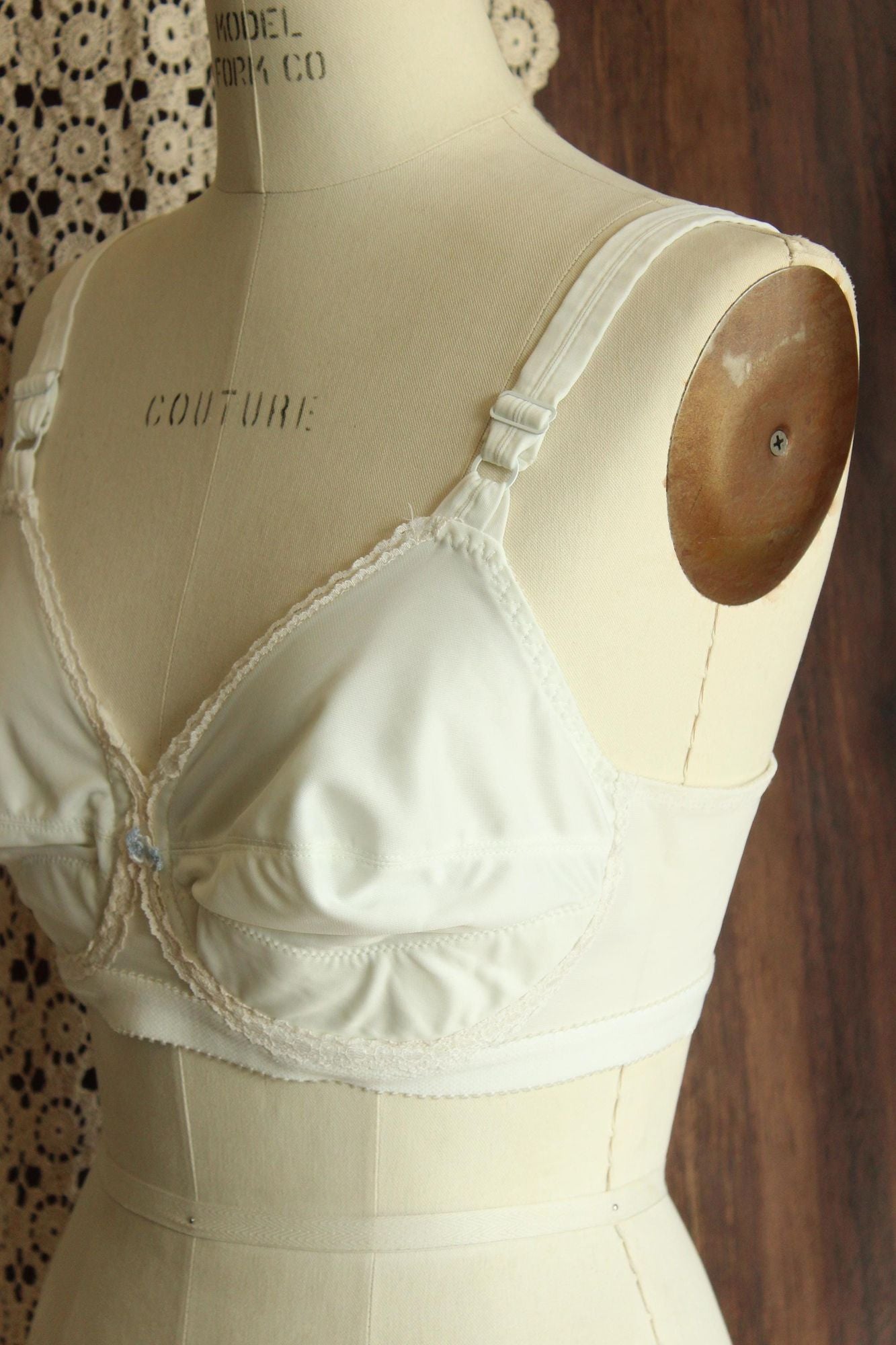 Vintage 1980s 1990s Bra, White 36C, Playtex Cross Your Heart #754
