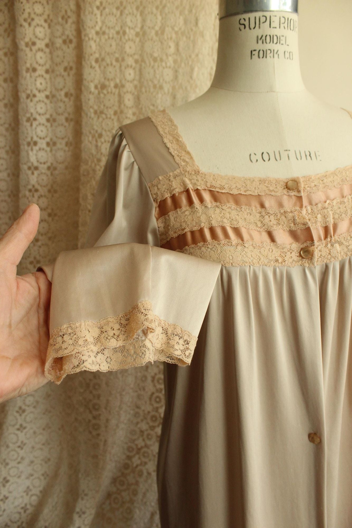 Vintage 1970s Brown Peignoir Robe with Pockets by Lorraine