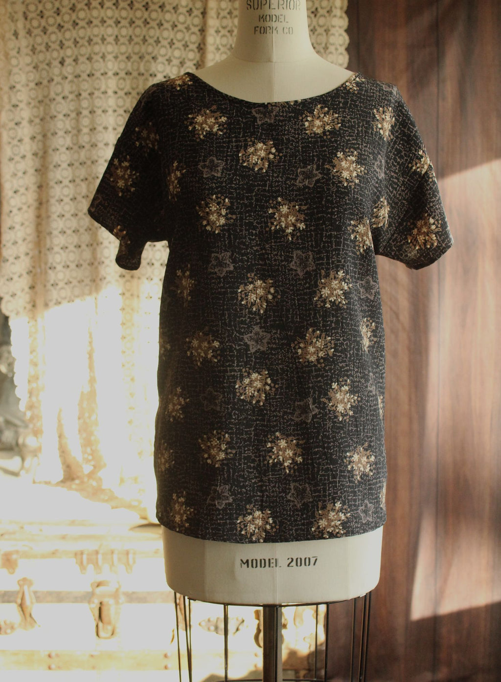 Vintage 1990s Black and Gold and Gray Floral Print Top