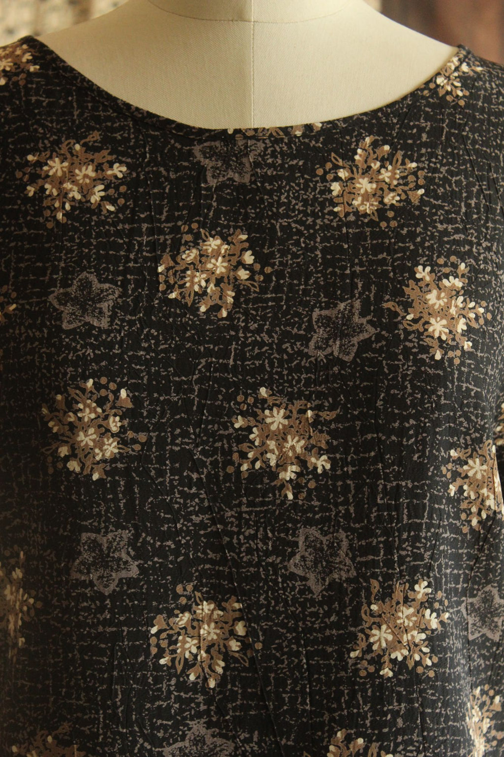 Vintage 1990s Black and Gold and Gray Floral Print Top