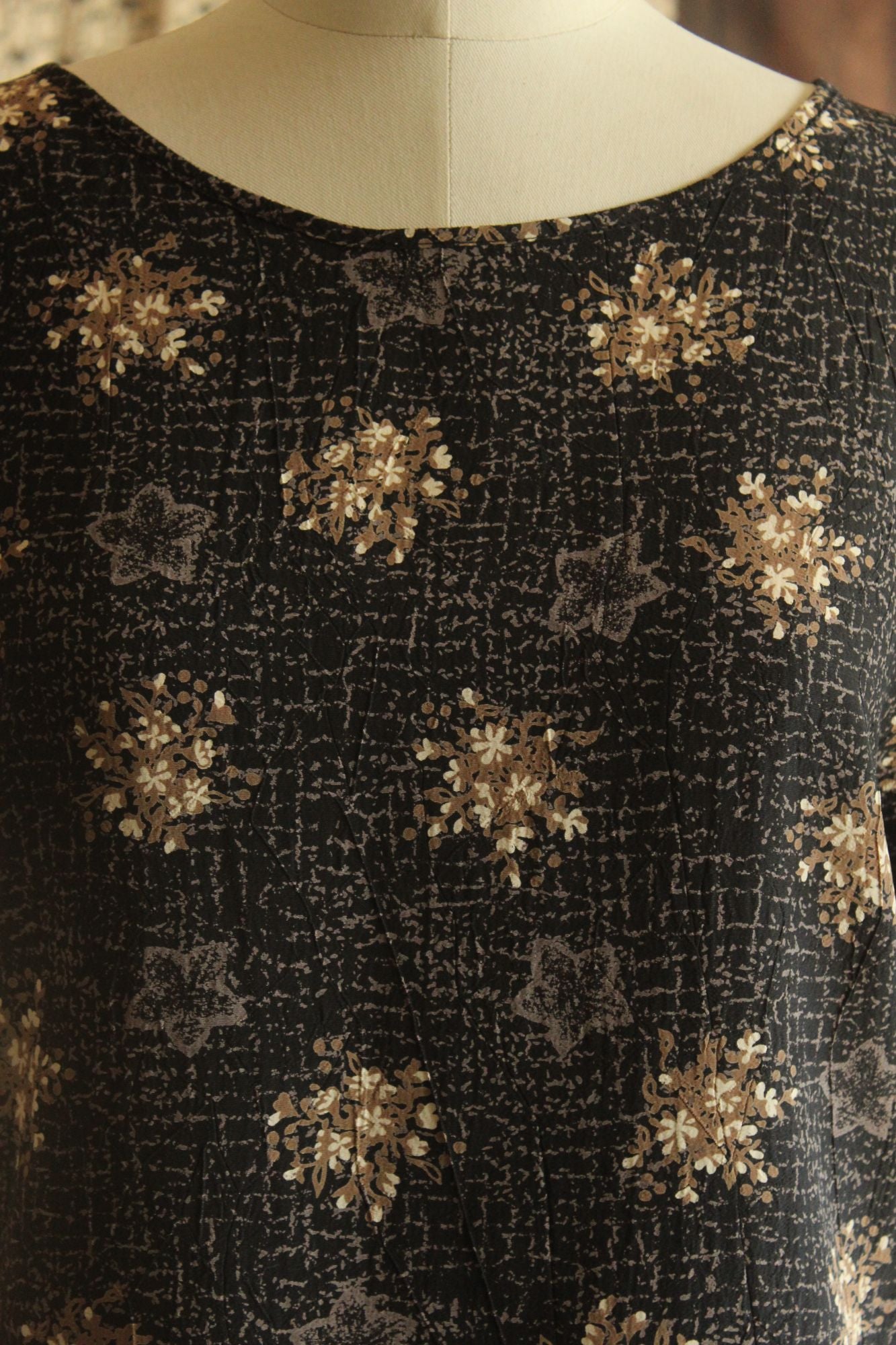 Vintage 1990s Black and Gold and Gray Floral Print Top