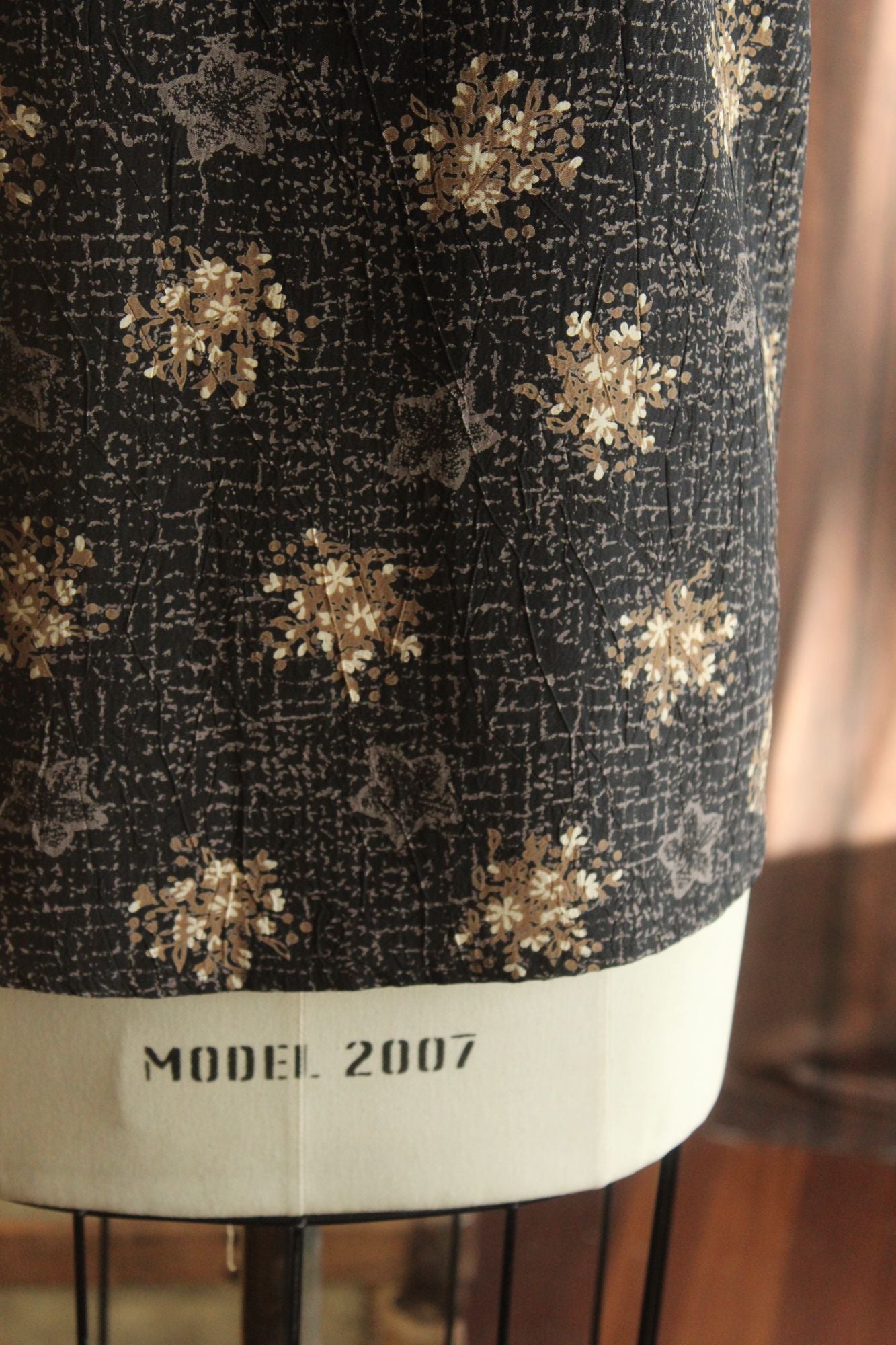 Vintage 1990s Black and Gold and Gray Floral Print Top