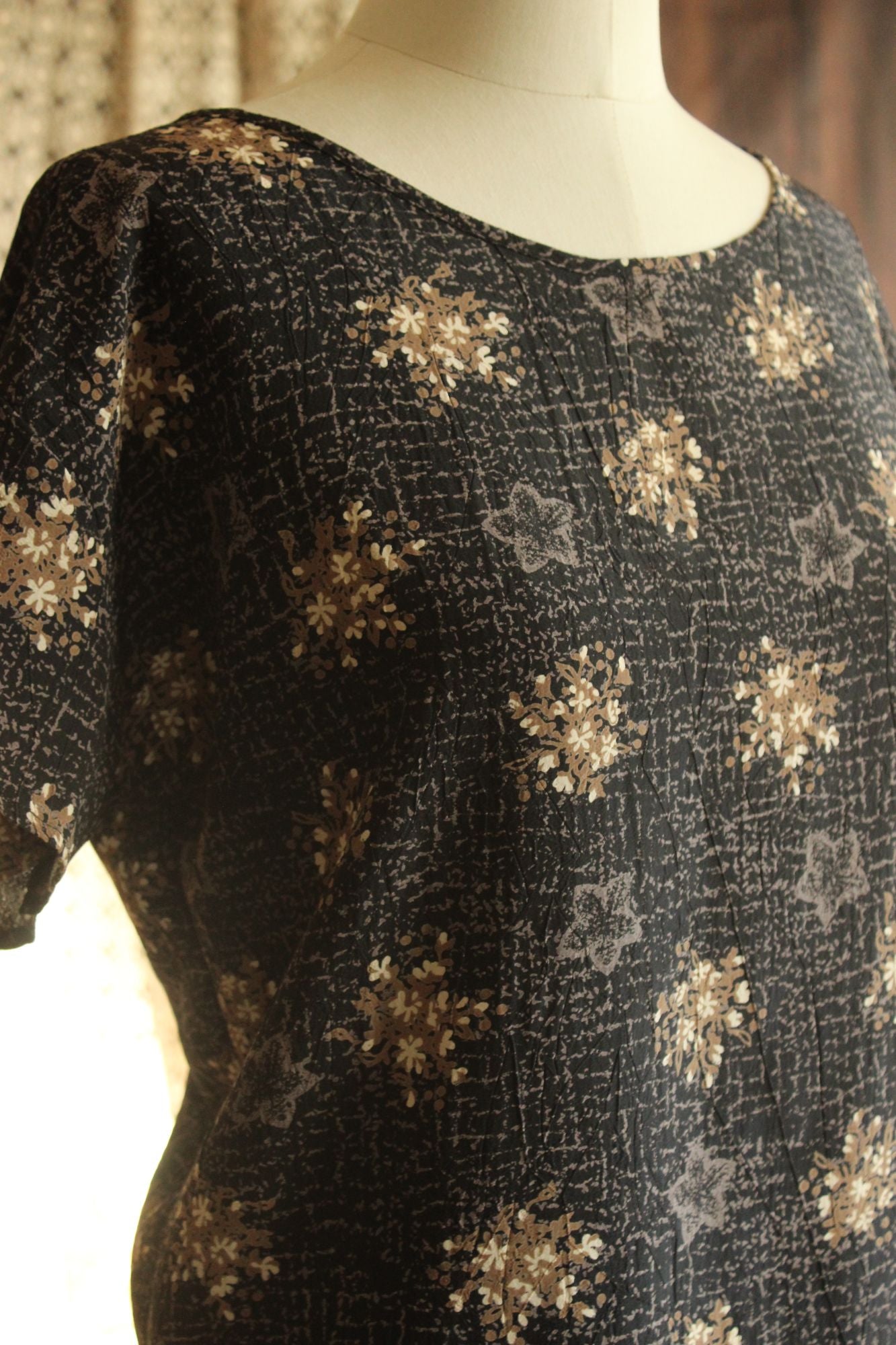 Vintage 1990s Black and Gold and Gray Floral Print Top