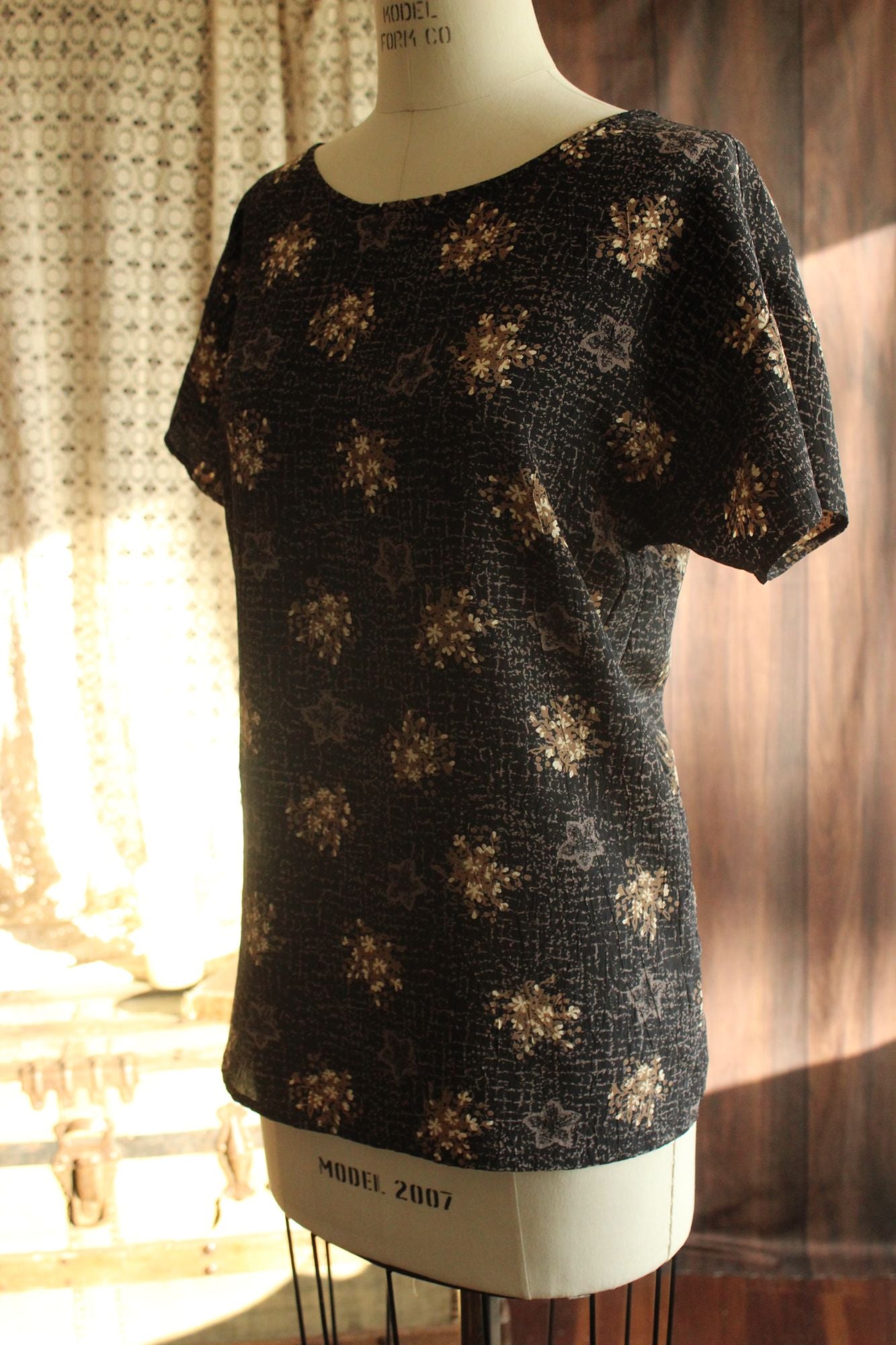 Vintage 1990s Black and Gold and Gray Floral Print Top