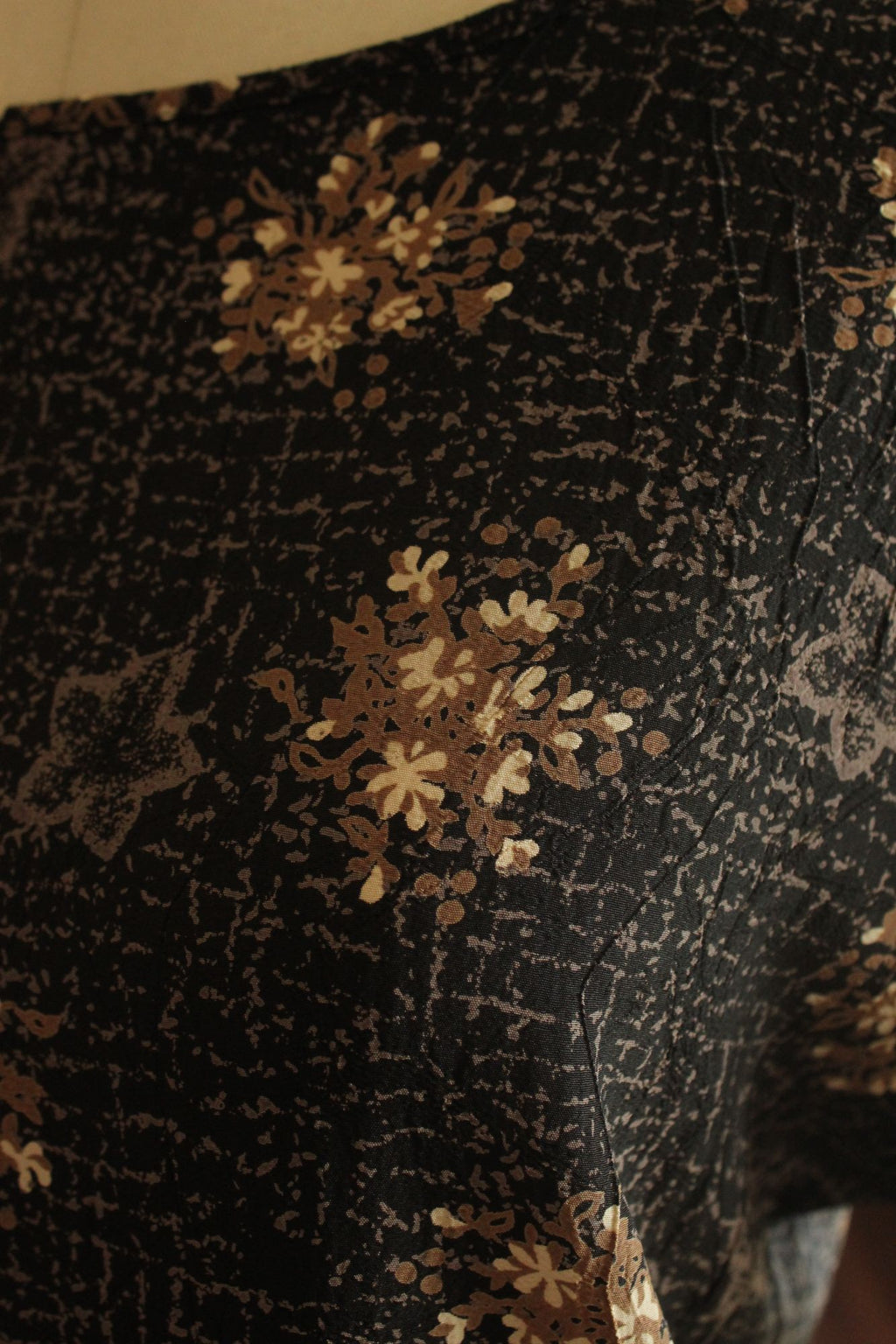 Vintage 1990s Black and Gold and Gray Floral Print Top