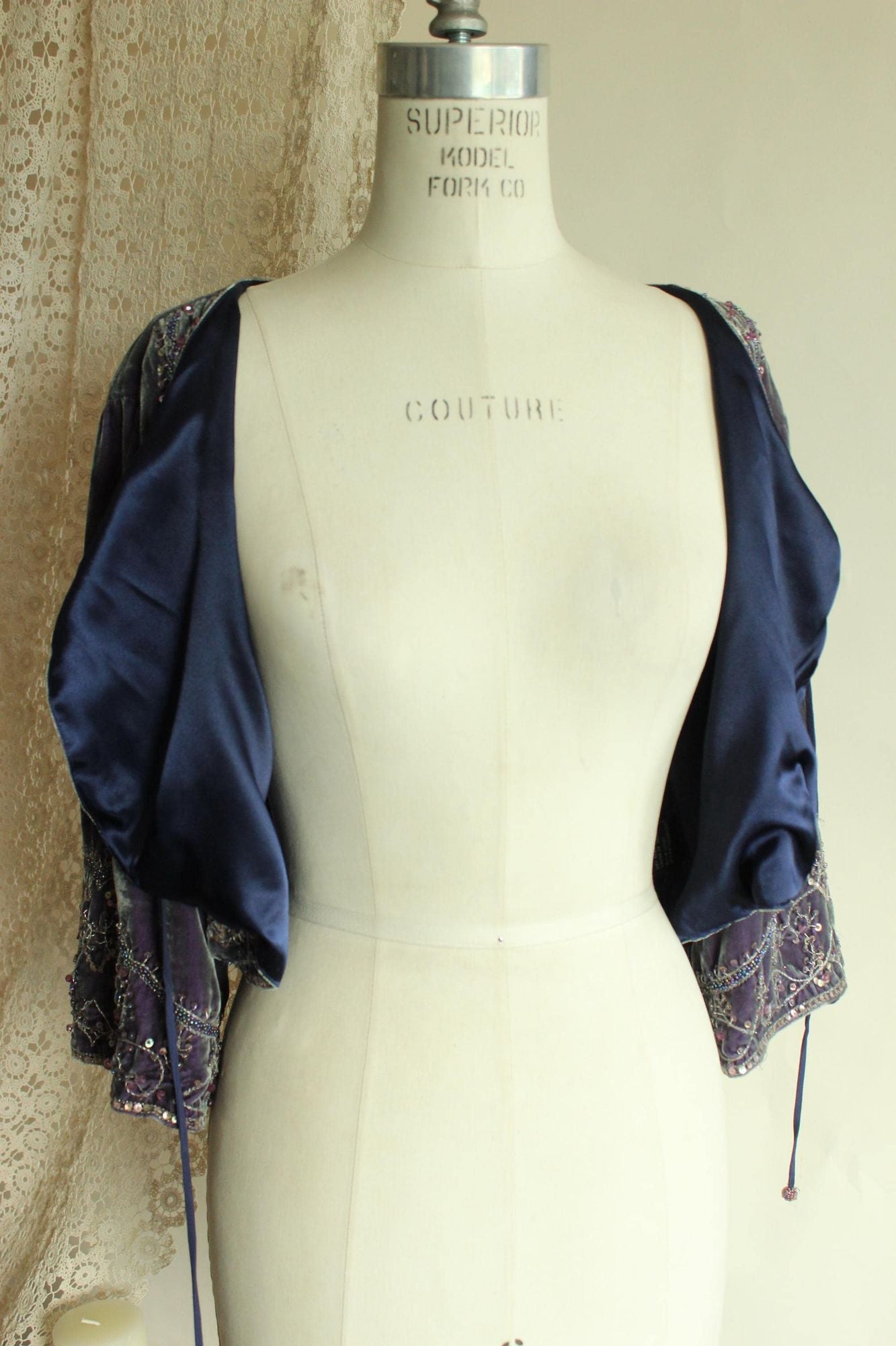 Vintage 1990s 2000s ECI Purple Velvet Bolero Shrug with Beading, Size Large