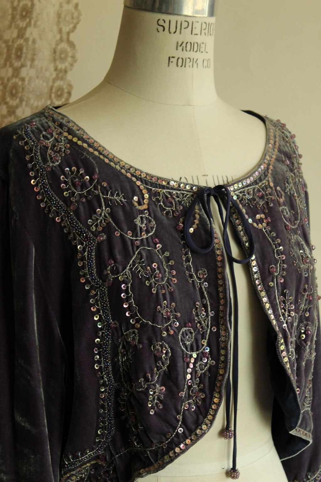 Vintage 1990s 2000s ECI Purple Velvet Bolero Shrug with Beading, Size Large