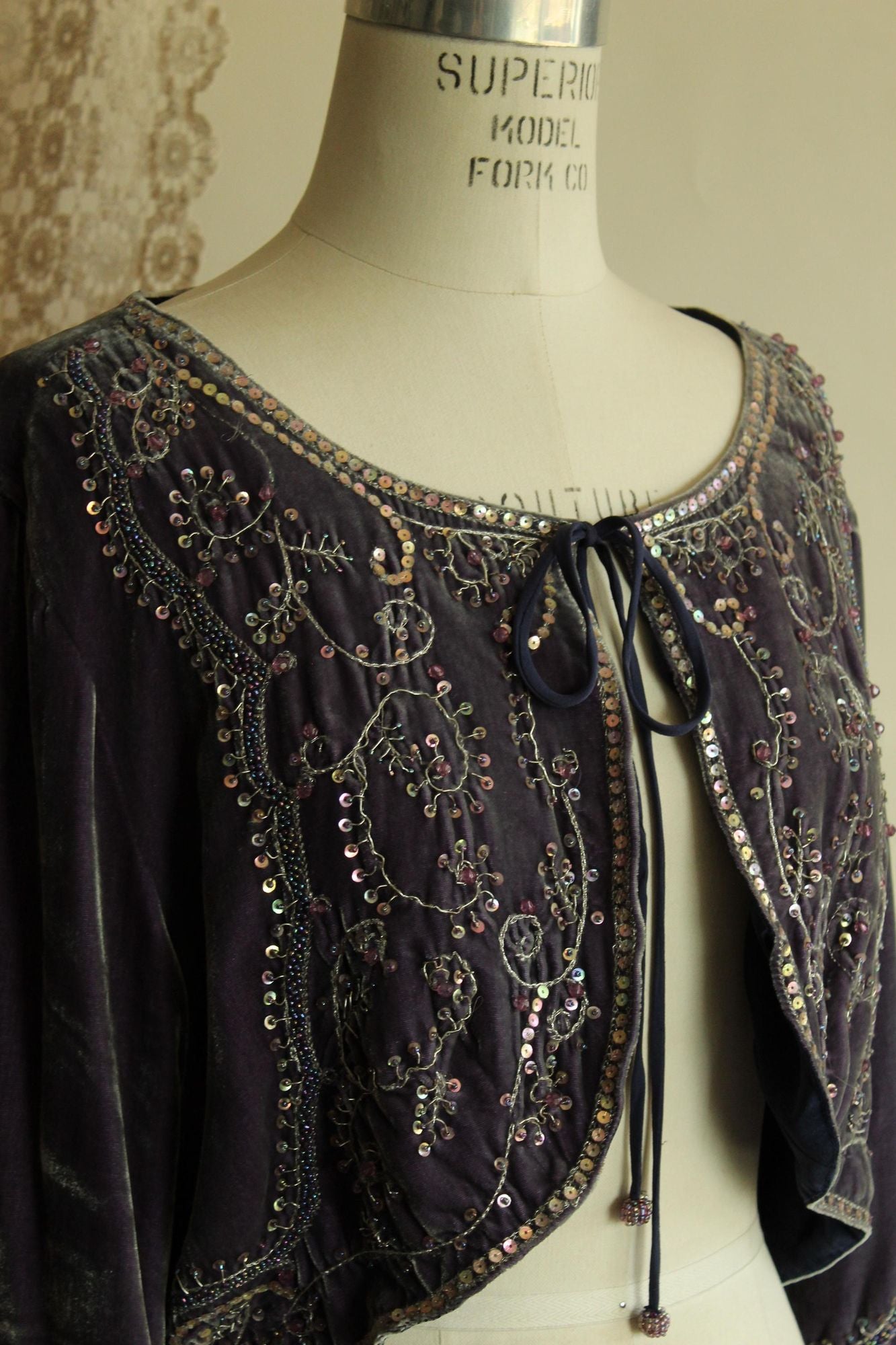 Vintage 1990s 2000s ECI Purple Velvet Bolero Shrug with Beading, Size Large