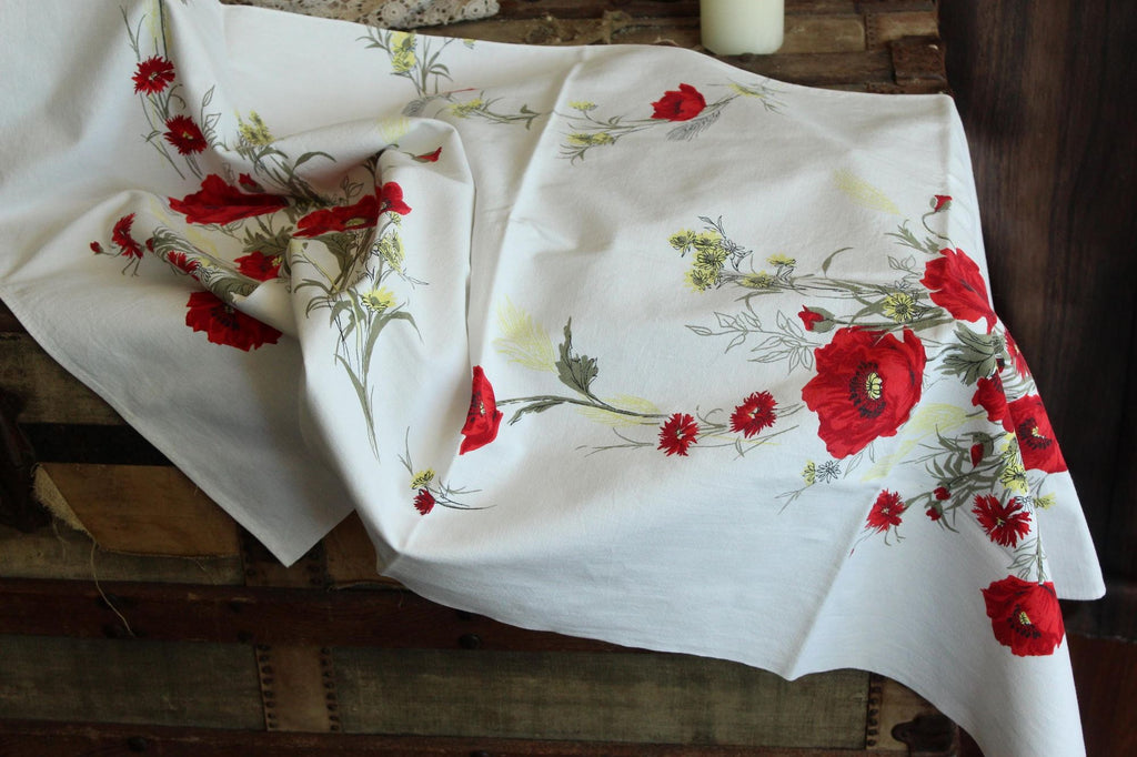 Vintage 1950s Red Poppy Flower Print Table Topper