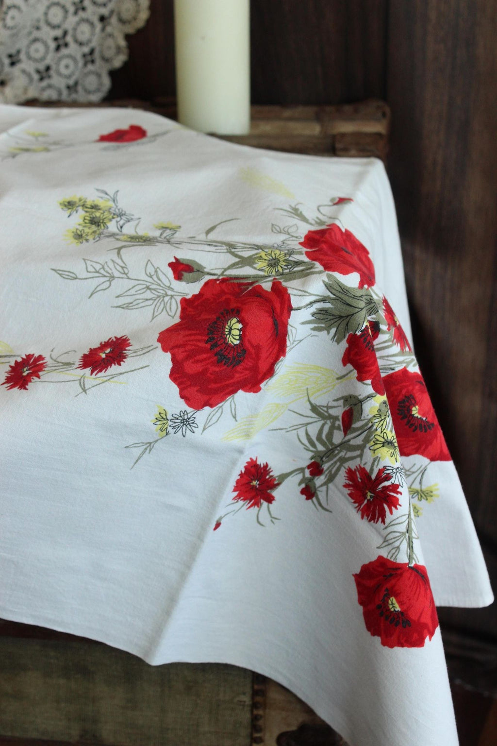 Vintage 1950s Red Poppy Flower Print Table Topper
