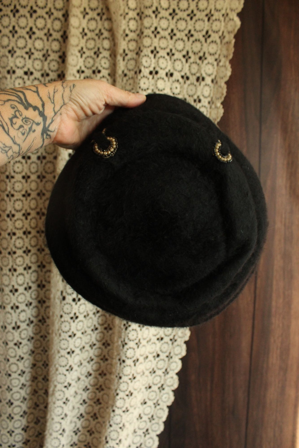 Vintage 1940s Black Plate Hat with Faux Pearls