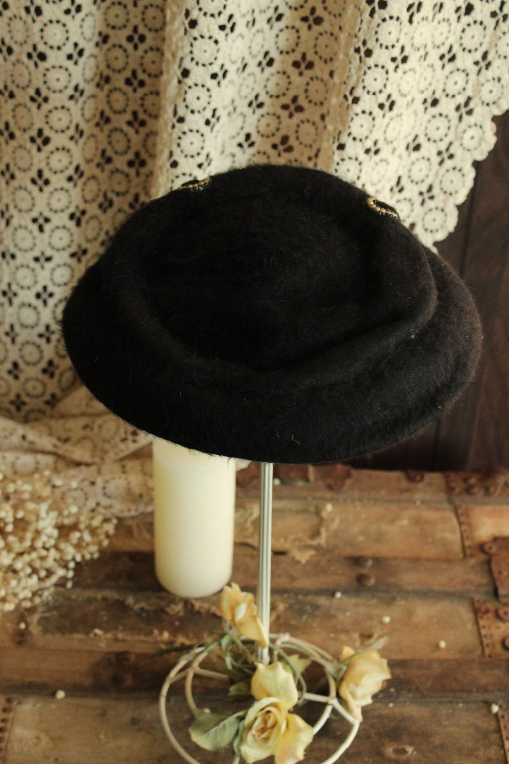 Vintage 1940s Black Plate Hat with Faux Pearls