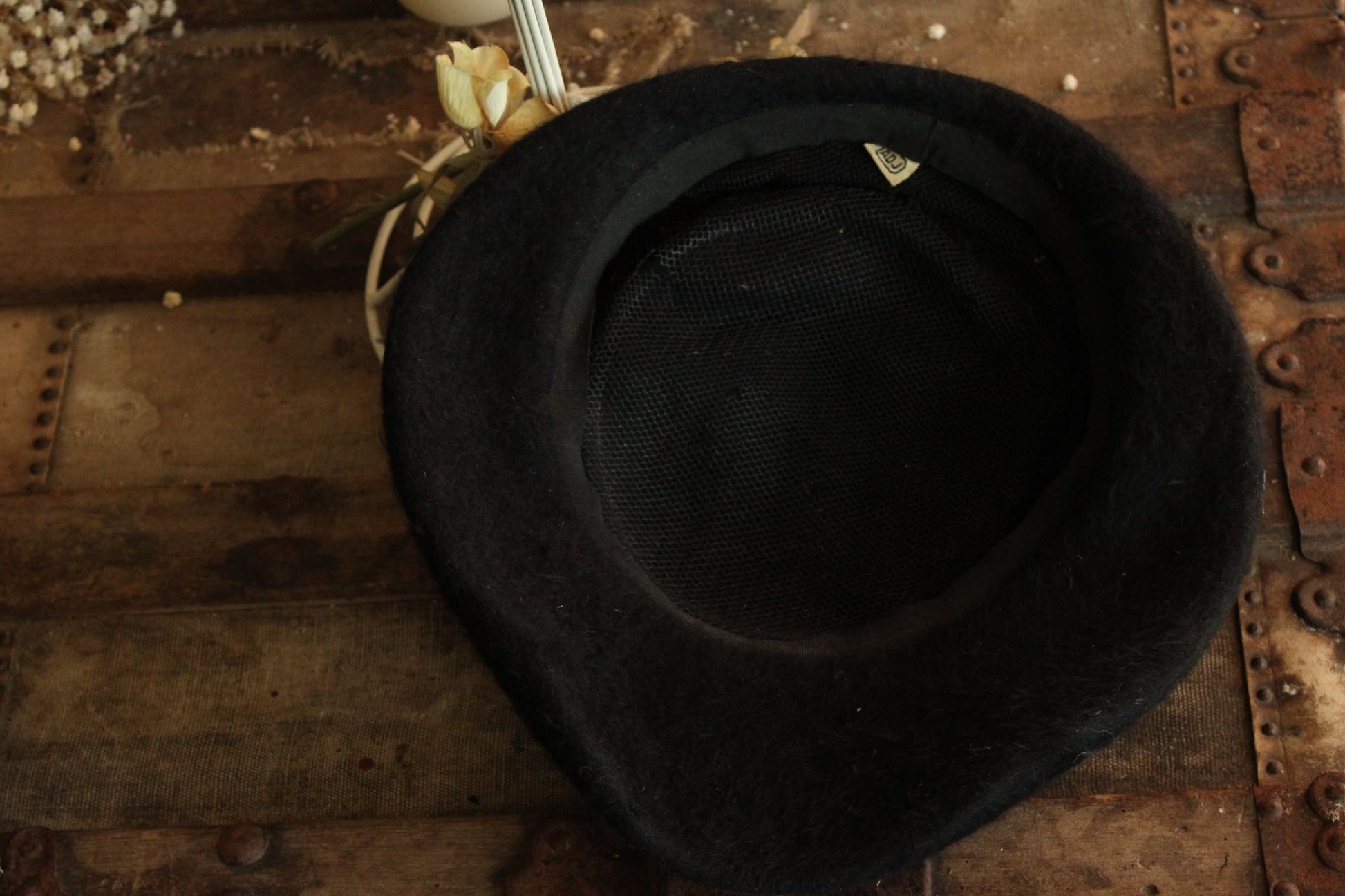 Vintage 1940s Black Plate Hat with Faux Pearls