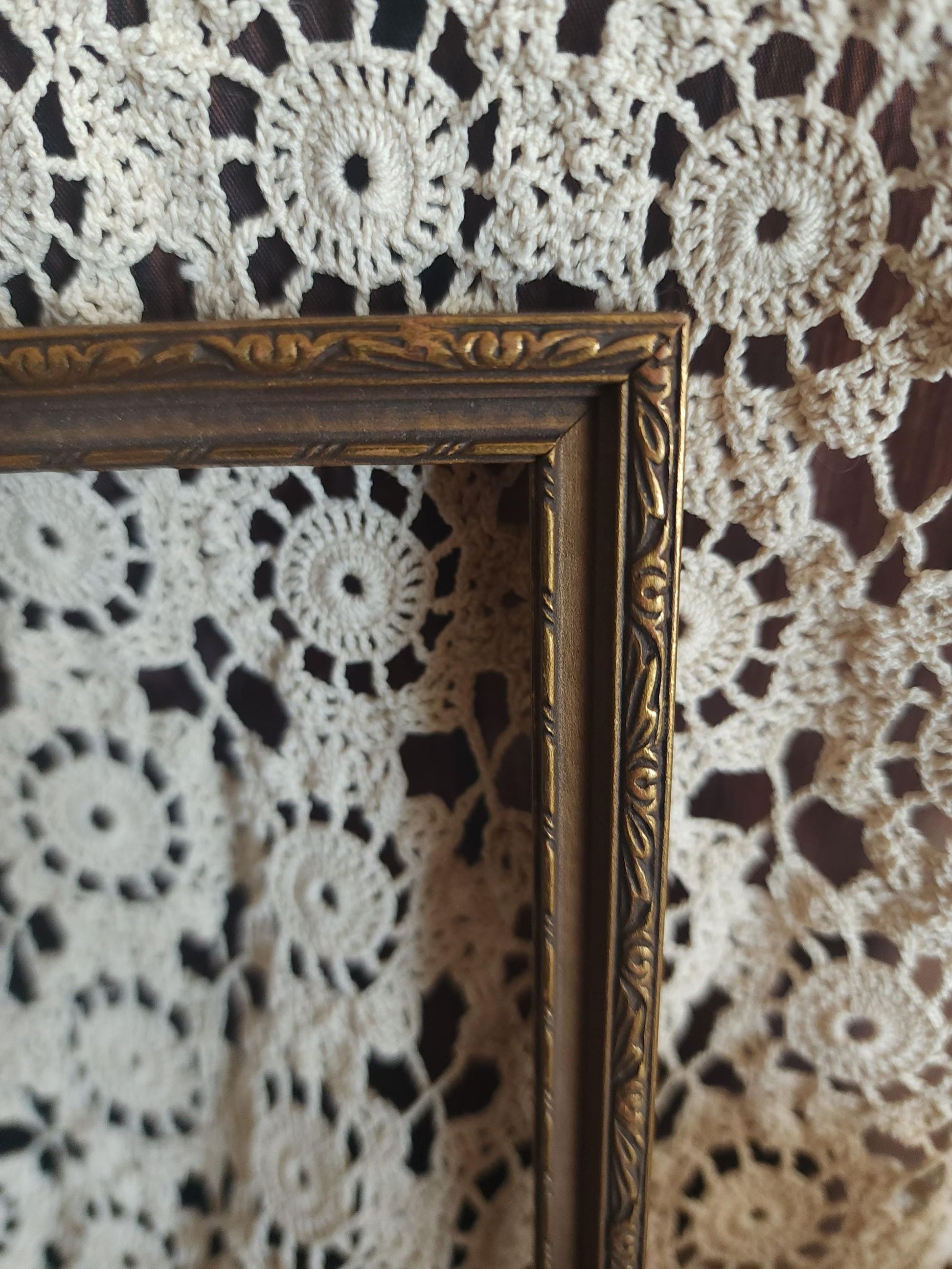 Vintage 1950s 6x9" Wood Frame in an Antique Victorian Style