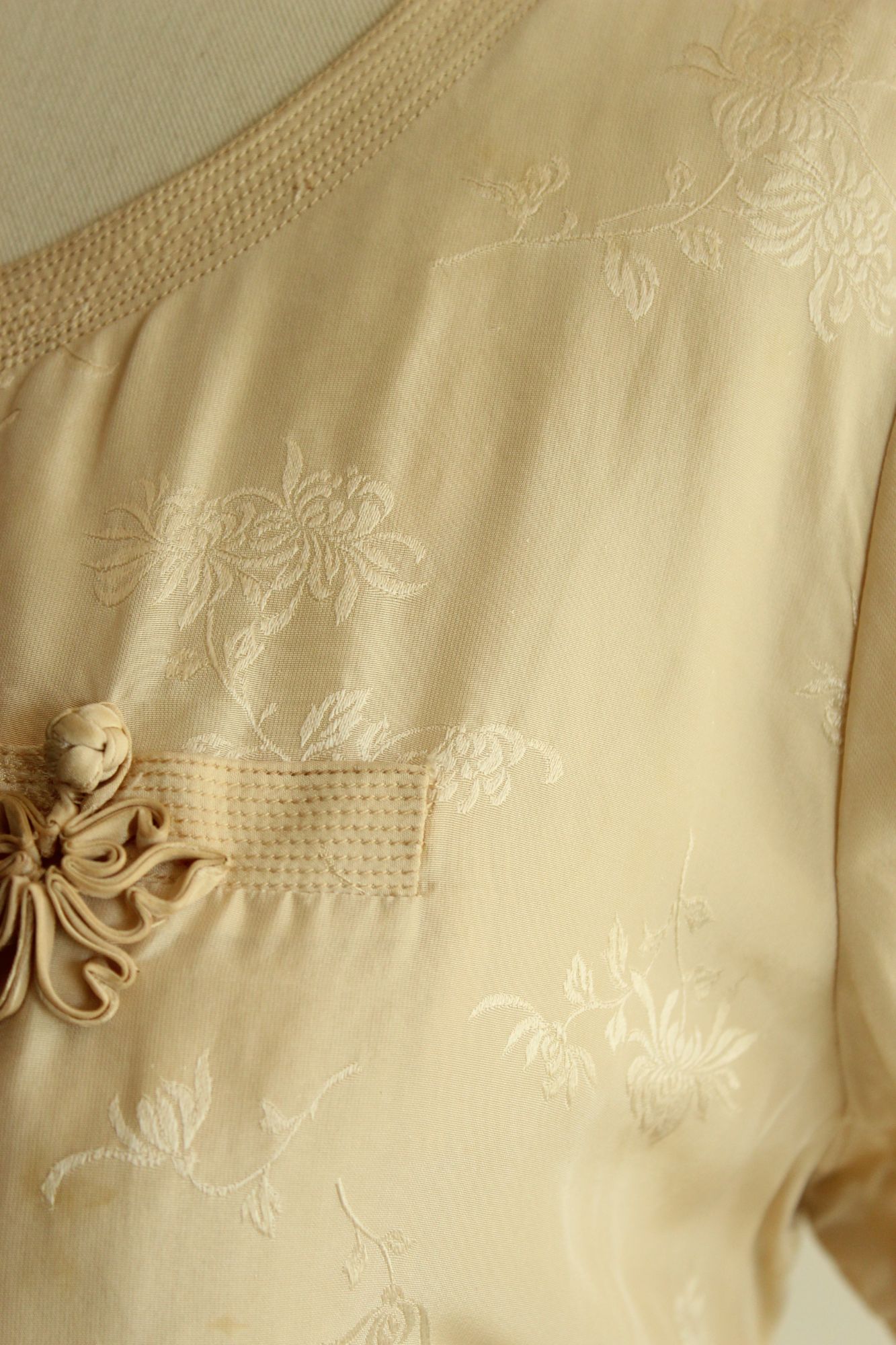Vintage 1960s Volup Size Calabash House Ivory Silk Damask Dress