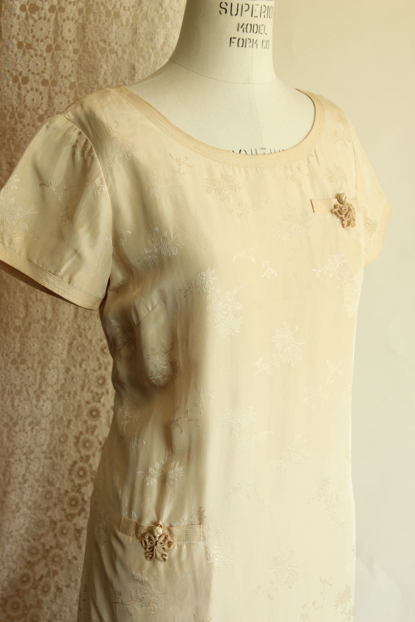 Vintage 1960s Volup Size Calabash House Ivory Silk Damask Dress