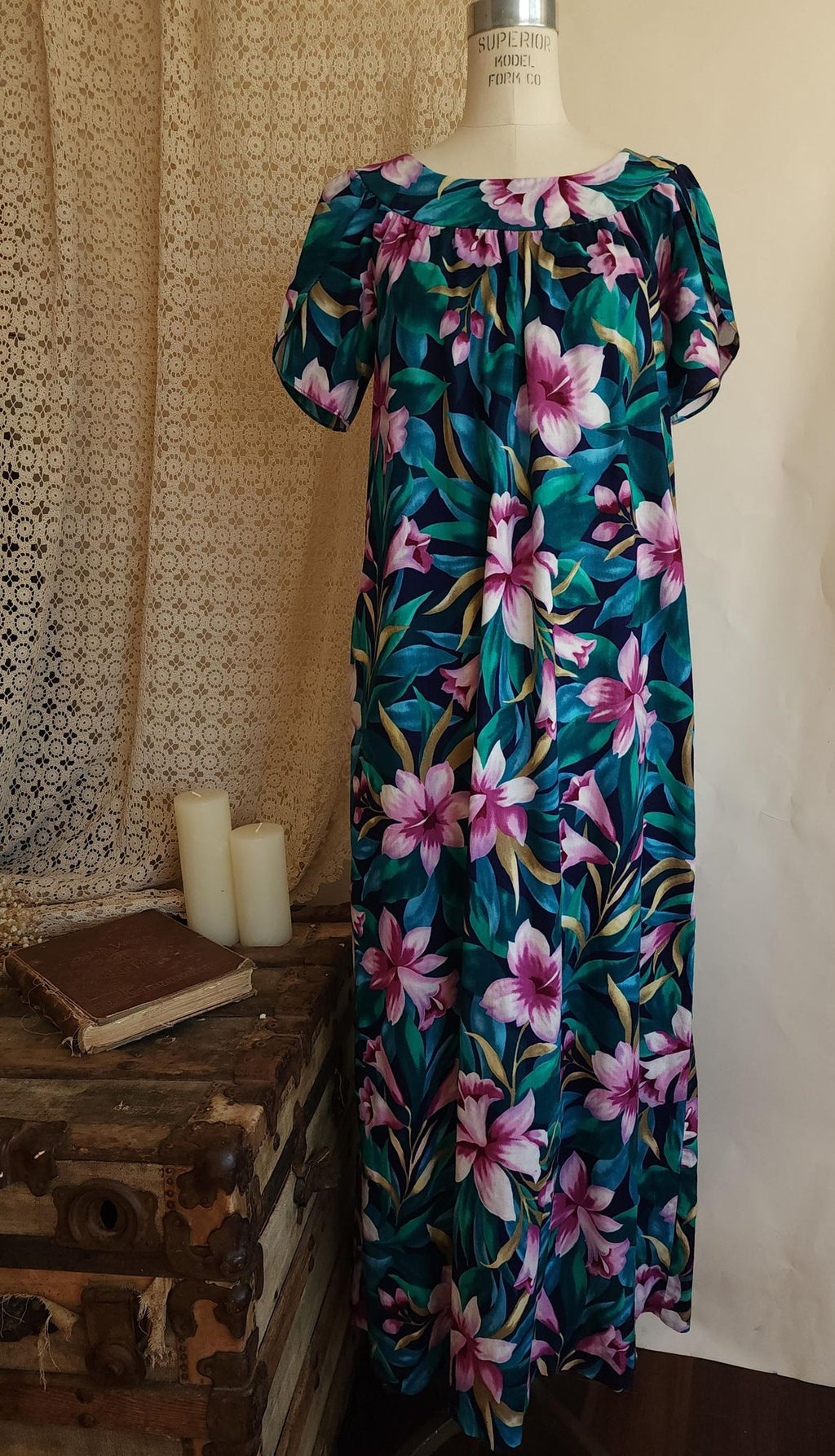 Vintage 1990s Hilo Hattie Mumu Dress with Pocket