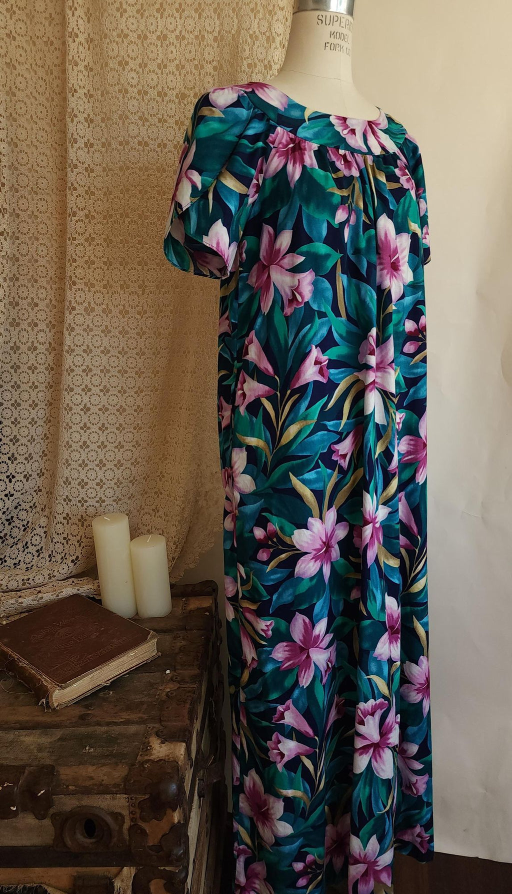 Vintage 1990s Hilo Hattie Mumu Dress with Pocket
