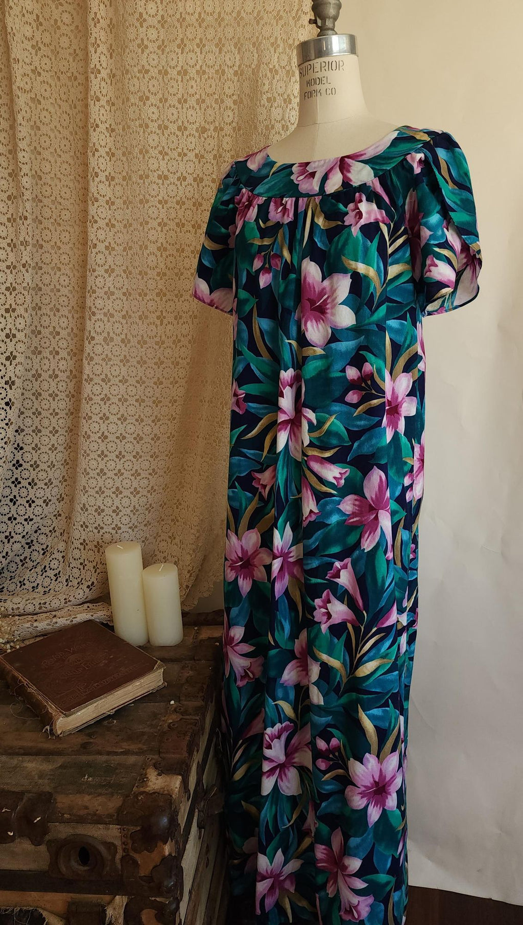 Vintage 1990s Hilo Hattie Mumu Dress with Pocket