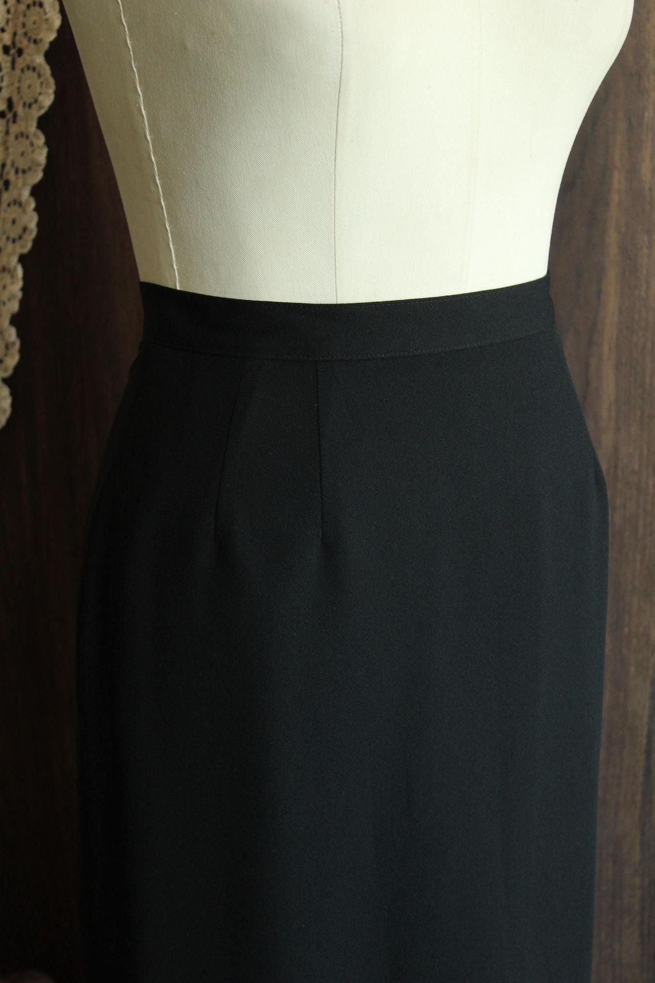 Vintage 1990s 2000s  Kasper and Co Knee Length Pencil Skirt