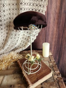 Vintage 1940s 1950s Jaccard Exclusive Brown Felt Pillbox Hat with Brooch and Hatpin