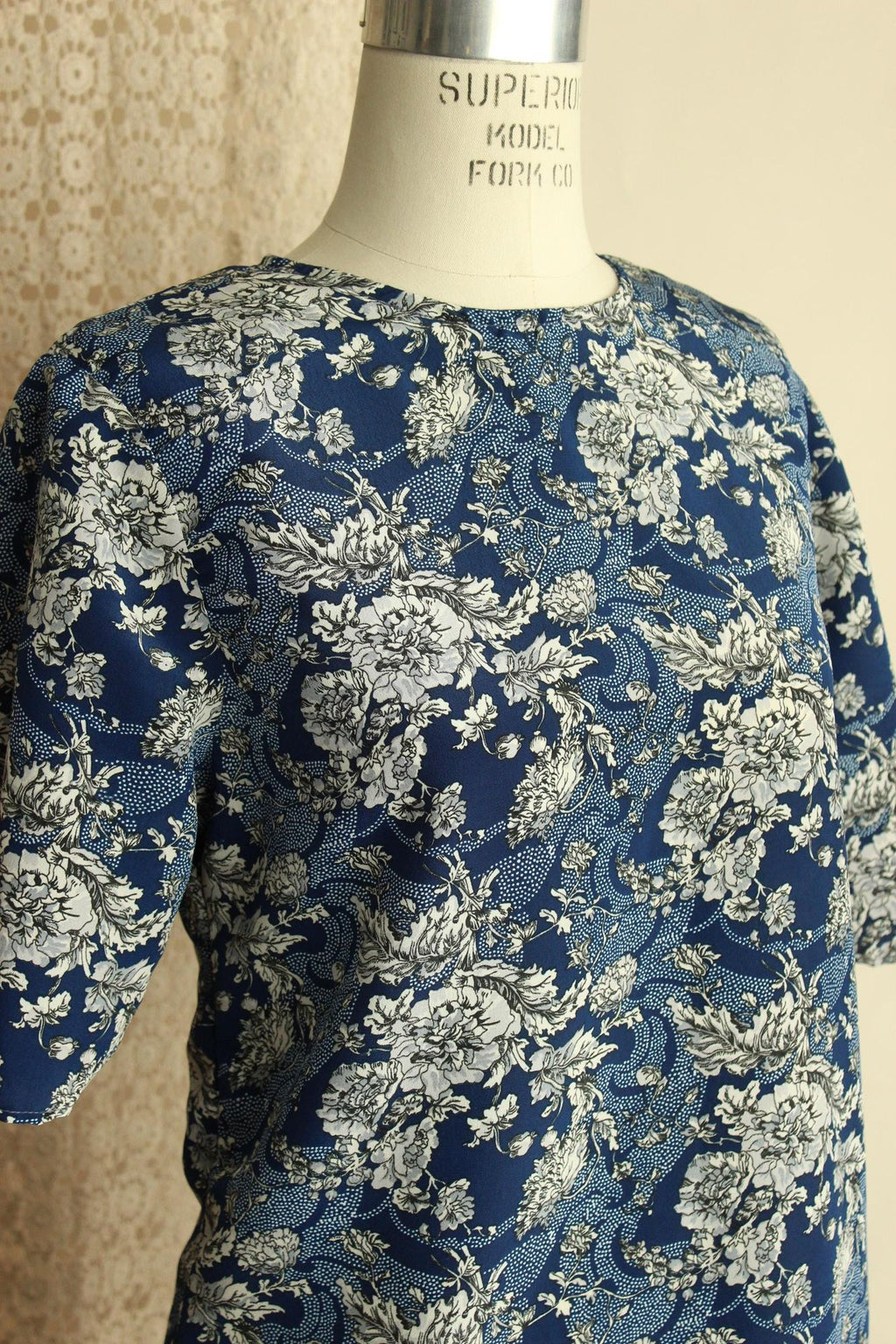 Vintage 1990s Norton McNaughton Blue And White Floral Print Top