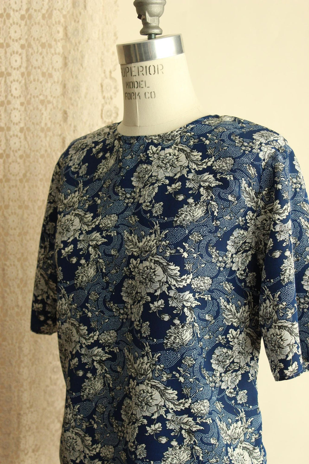 Vintage 1990s Norton McNaughton Blue And White Floral Print Top