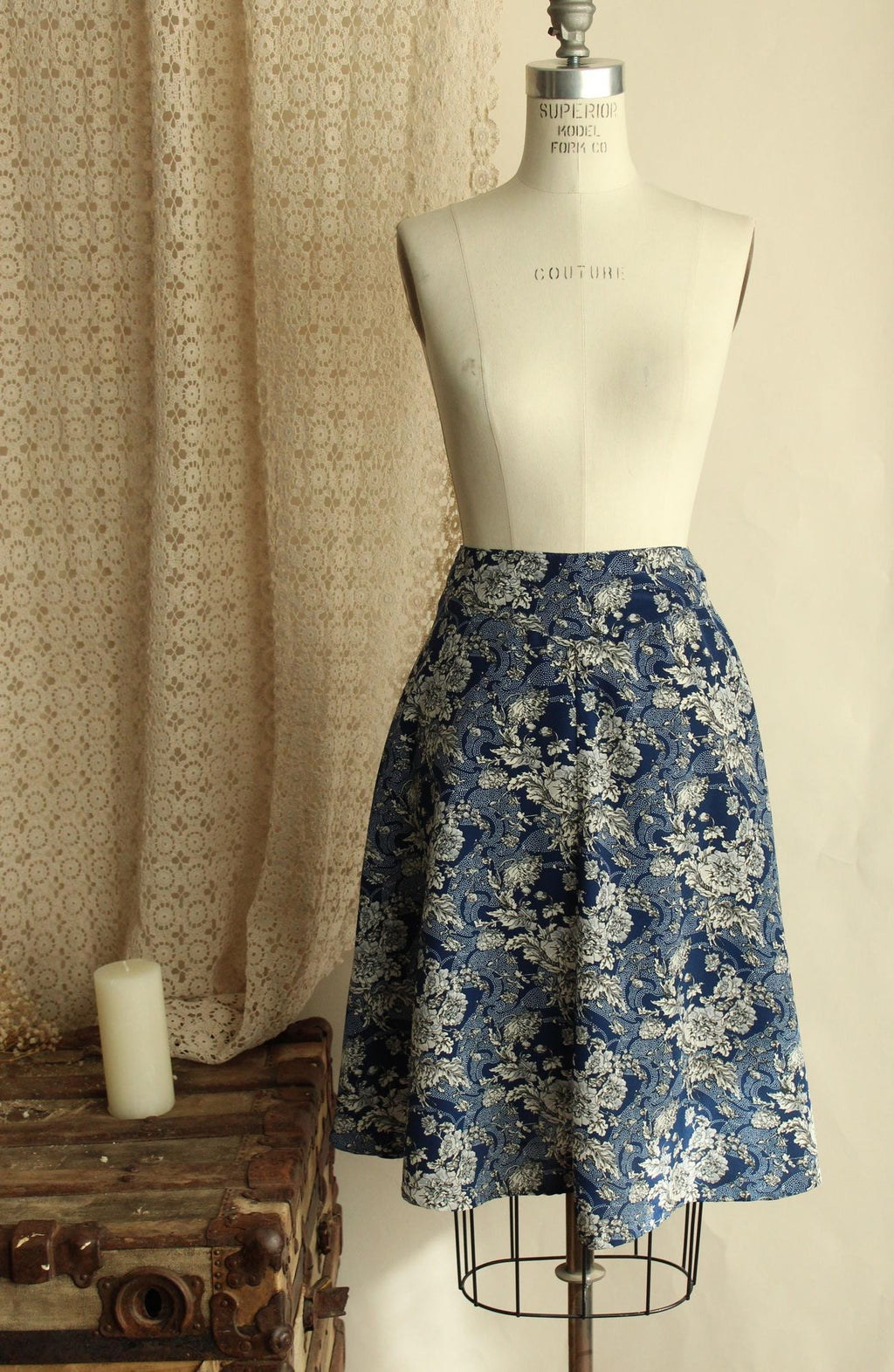 Vintage 1990s Norton McNaughton Blue And White Floral Print Skirt