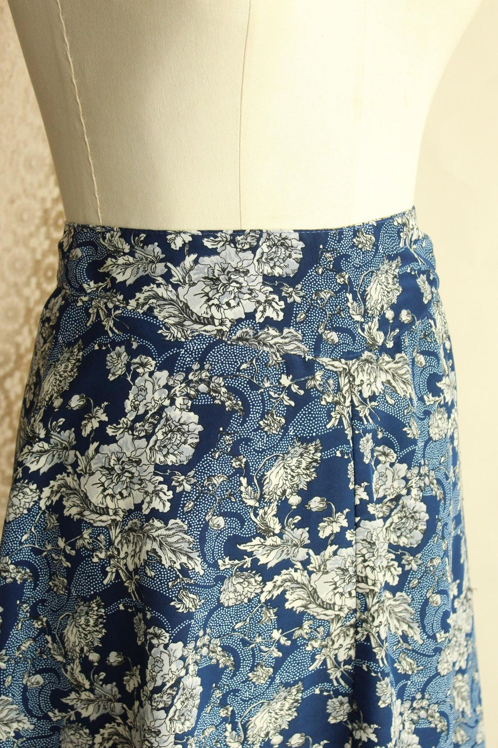 Vintage 1990s Norton McNaughton Blue And White Floral Print Skirt