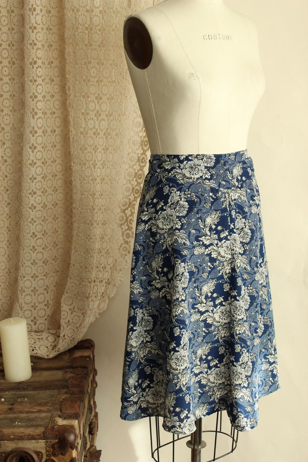 Vintage 1990s Norton McNaughton Blue And White Floral Print Skirt