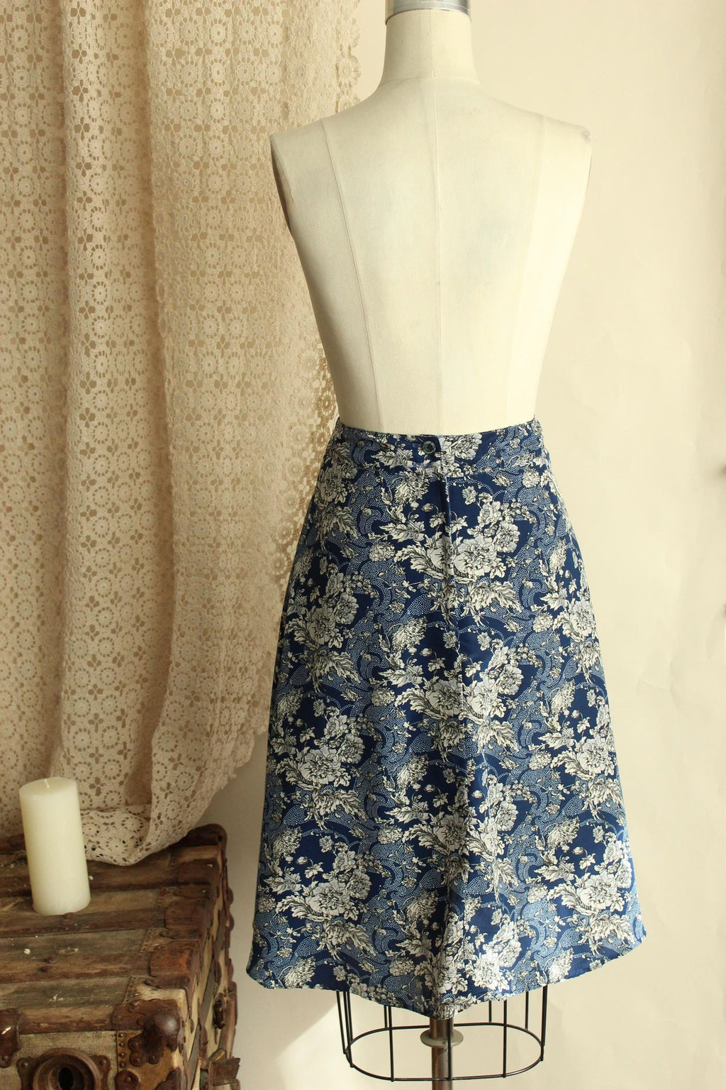 Vintage 1990s Norton McNaughton Blue And White Floral Print Skirt