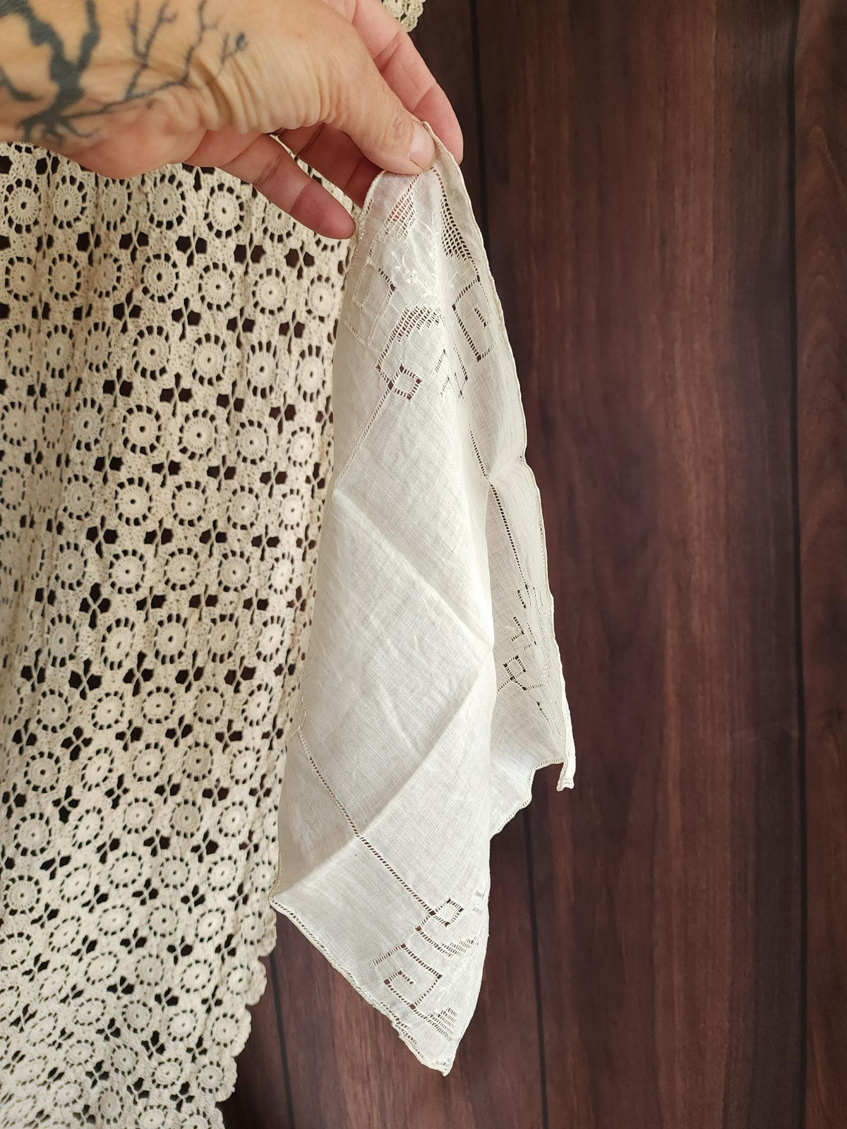 Vintage 1910s Handkerchief in Embroidered Linen with Drawn Thread Openwork