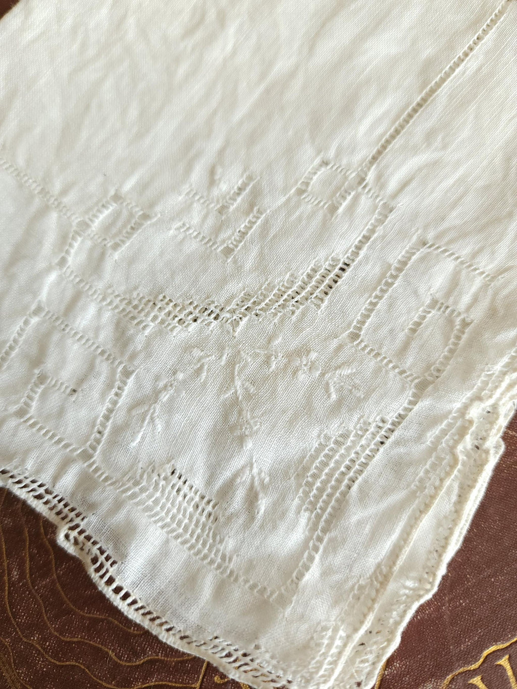 Vintage 1910s Handkerchief in Embroidered Linen with Drawn Thread Openwork