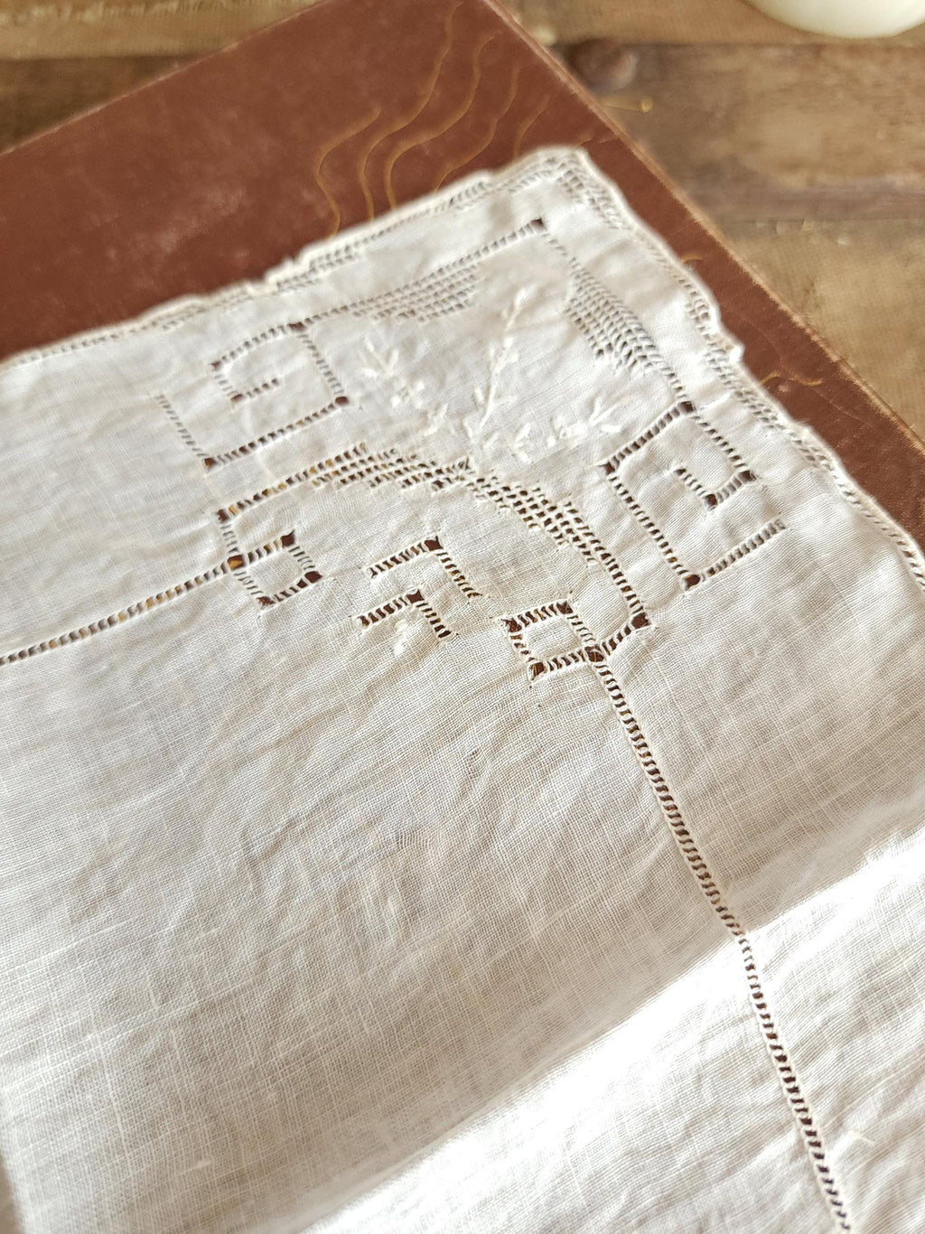 Vintage 1910s Handkerchief in Embroidered Linen with Drawn Thread Openwork