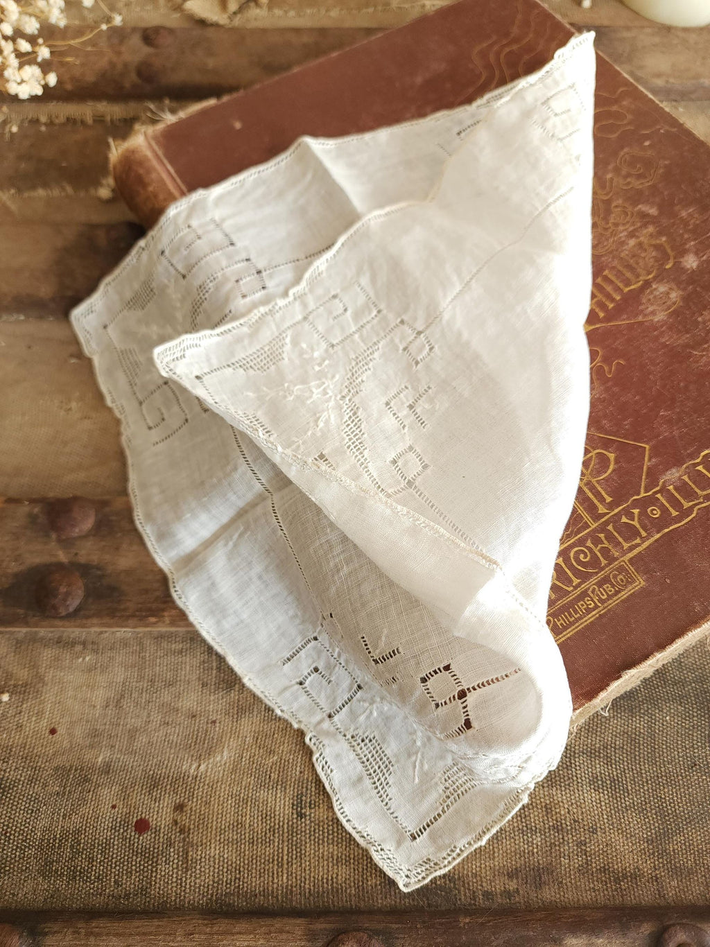 Vintage 1910s Handkerchief in Embroidered Linen with Drawn Thread Openwork