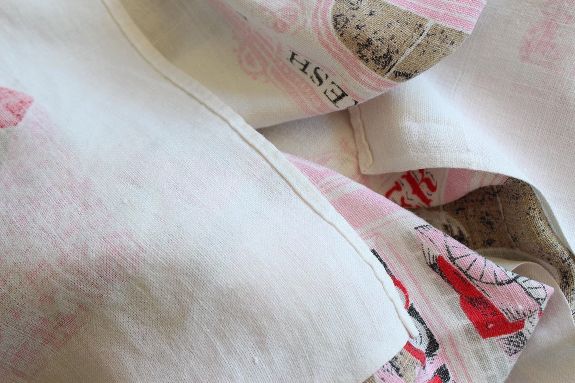 Vintage 1950s Novelty Storefront Print White Linen Tablecloth