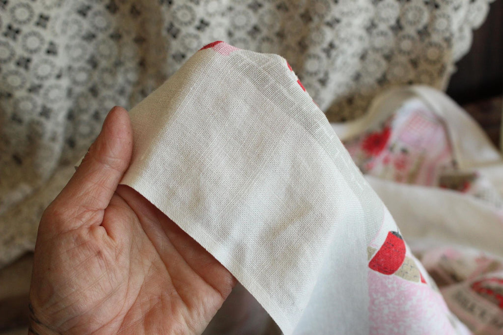 Vintage 1950s Novelty Storefront Print White Linen Tablecloth