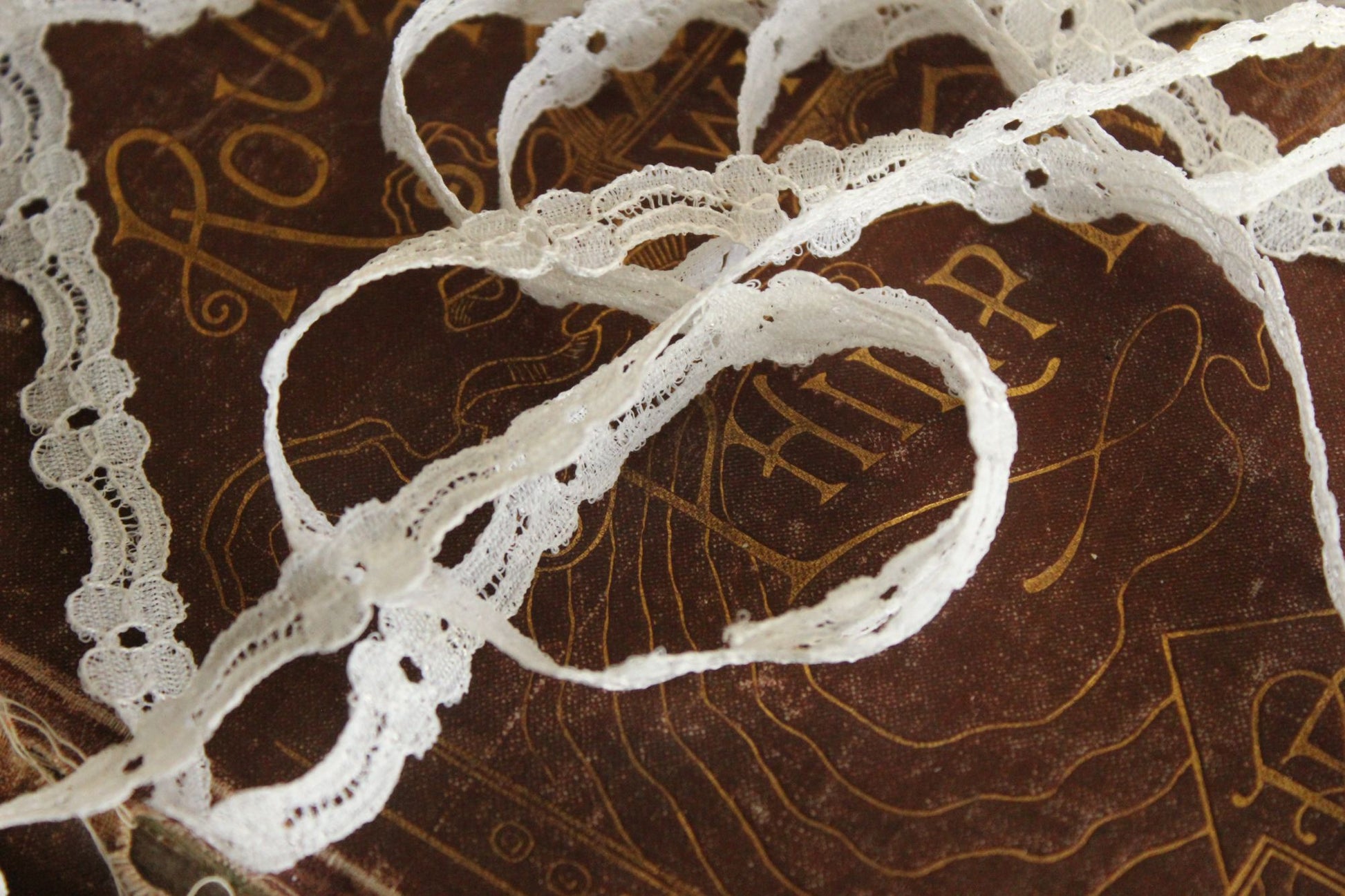 Vintage White Lace Floral Trim 7/16" Wide, 4 Yards