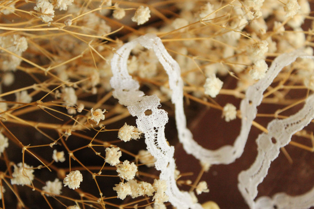Vintage White Lace Floral Trim 7/16" Wide, 4 Yards